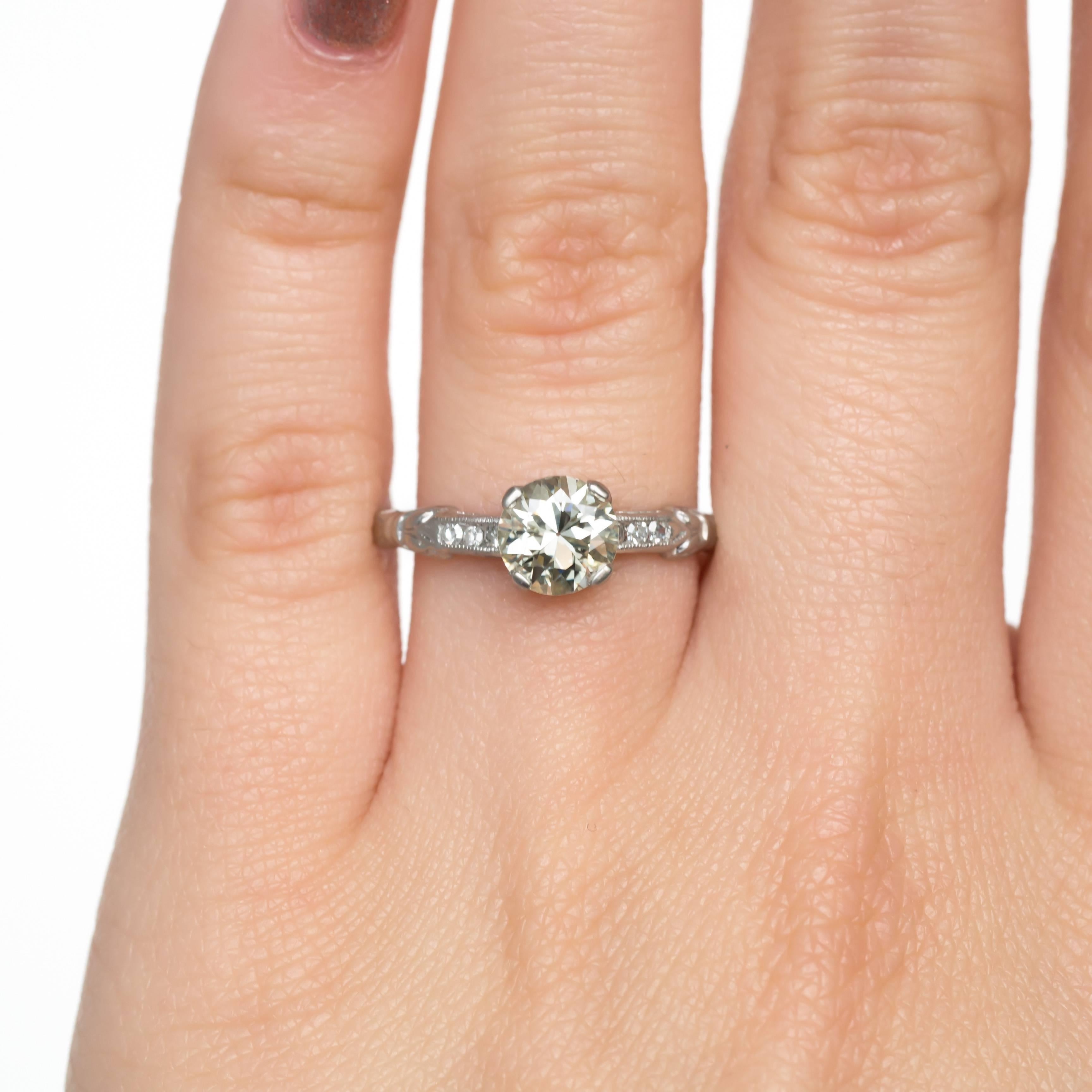 Women's GIA Certified 1.02 Carat Diamond Platinum Engagement Ring For Sale