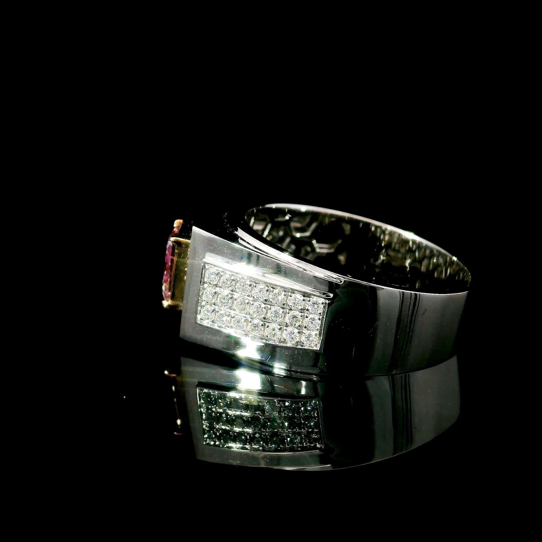 Bague avec diamant rose pâle de 1,02 carat de pureté SI2 certifié par le GIA en vente 1