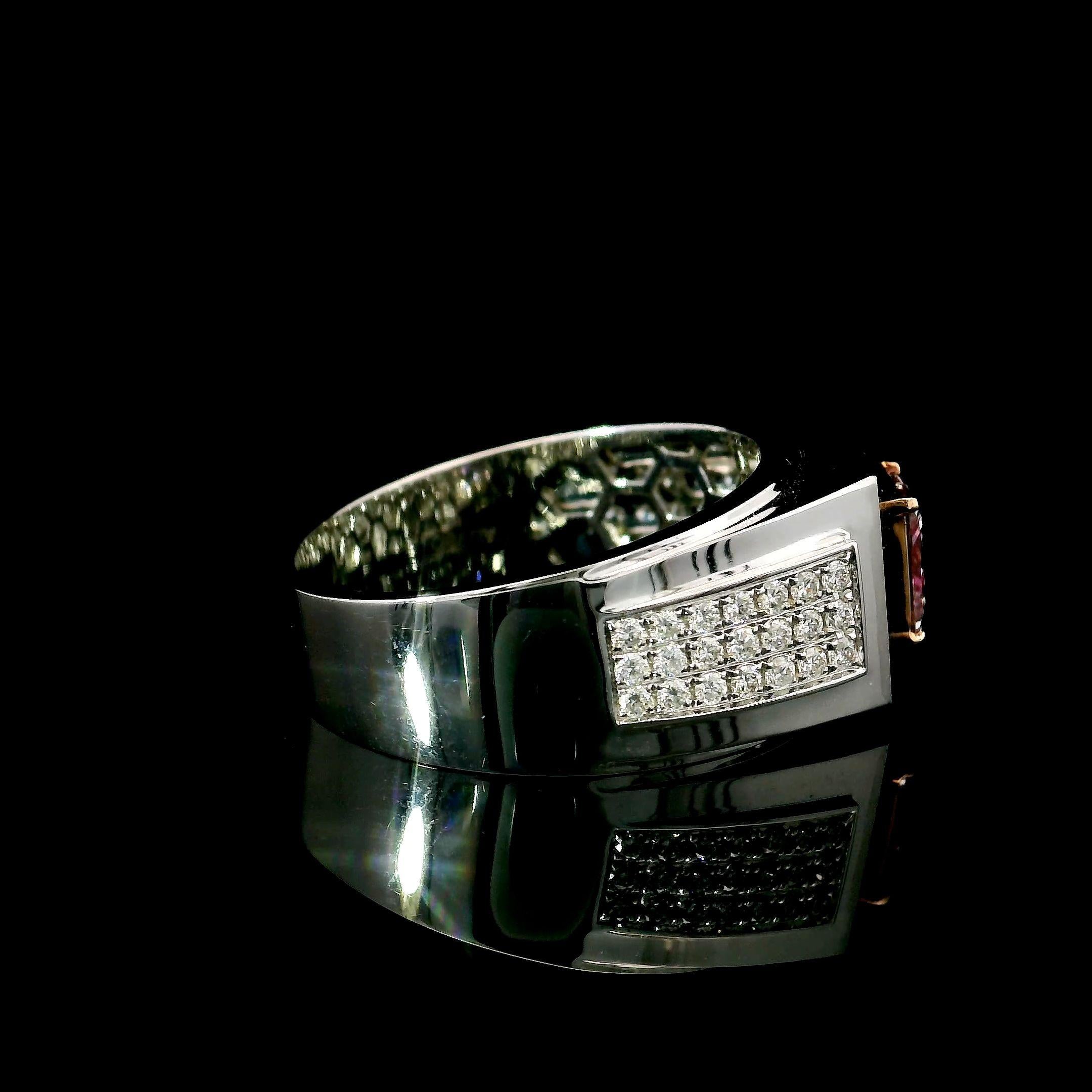 Bague avec diamant rose pâle de 1,02 carat de pureté SI2 certifié par le GIA en vente 2
