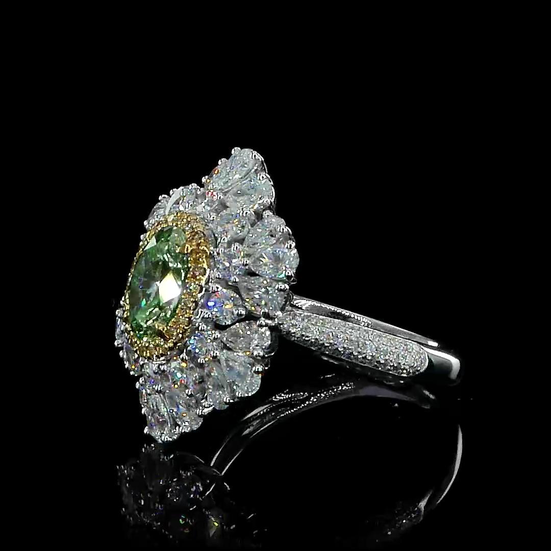 GIA Certified 1.02 Carat Fancy Greenish Yellow SI1 Clarity Diamond Ring In New Condition For Sale In บางรัก, TH