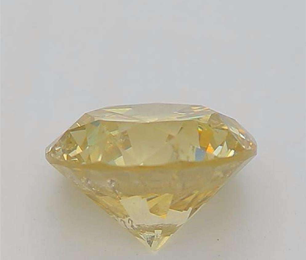 Diamant fantaisie jaune brun clair de 1,02 carat de pureté SI2 certifié par le GIA Neuf - En vente à บางรัก, TH