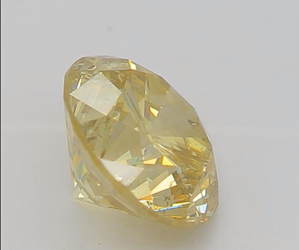 Diamant fantaisie jaune brun clair de 1,02 carat de pureté SI2 certifié par le GIA Unisexe en vente