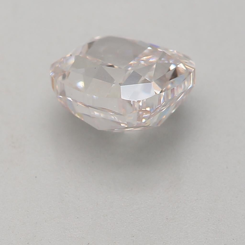 GIA Certified 1.02 Carat Light Pink VS1 Clarity Diamond In New Condition For Sale In บางรัก, TH