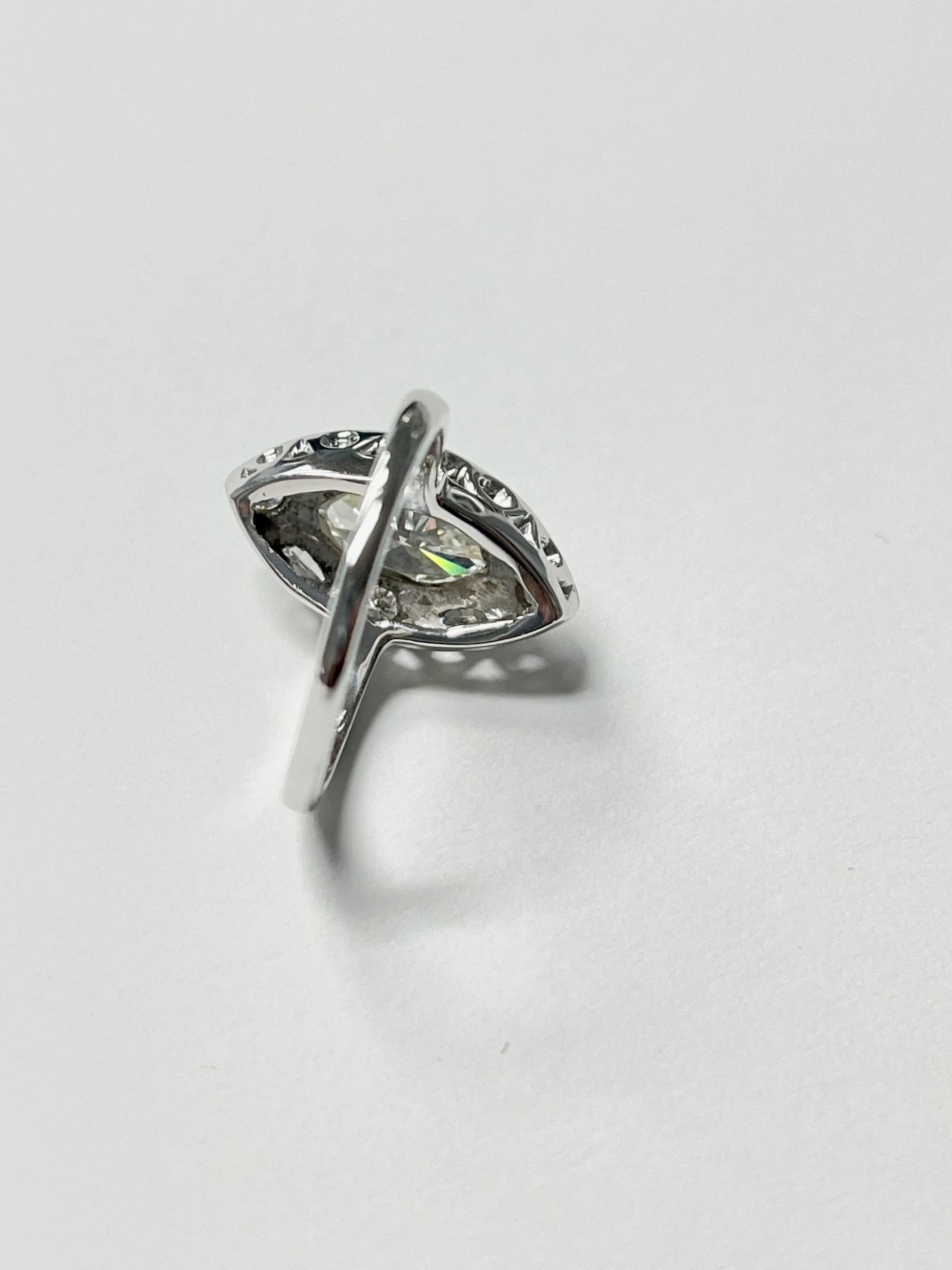 Marquise Cut GIA Certified 1.02 Carat Marquise Diamond Engagement Ring in 18 K White Gold For Sale