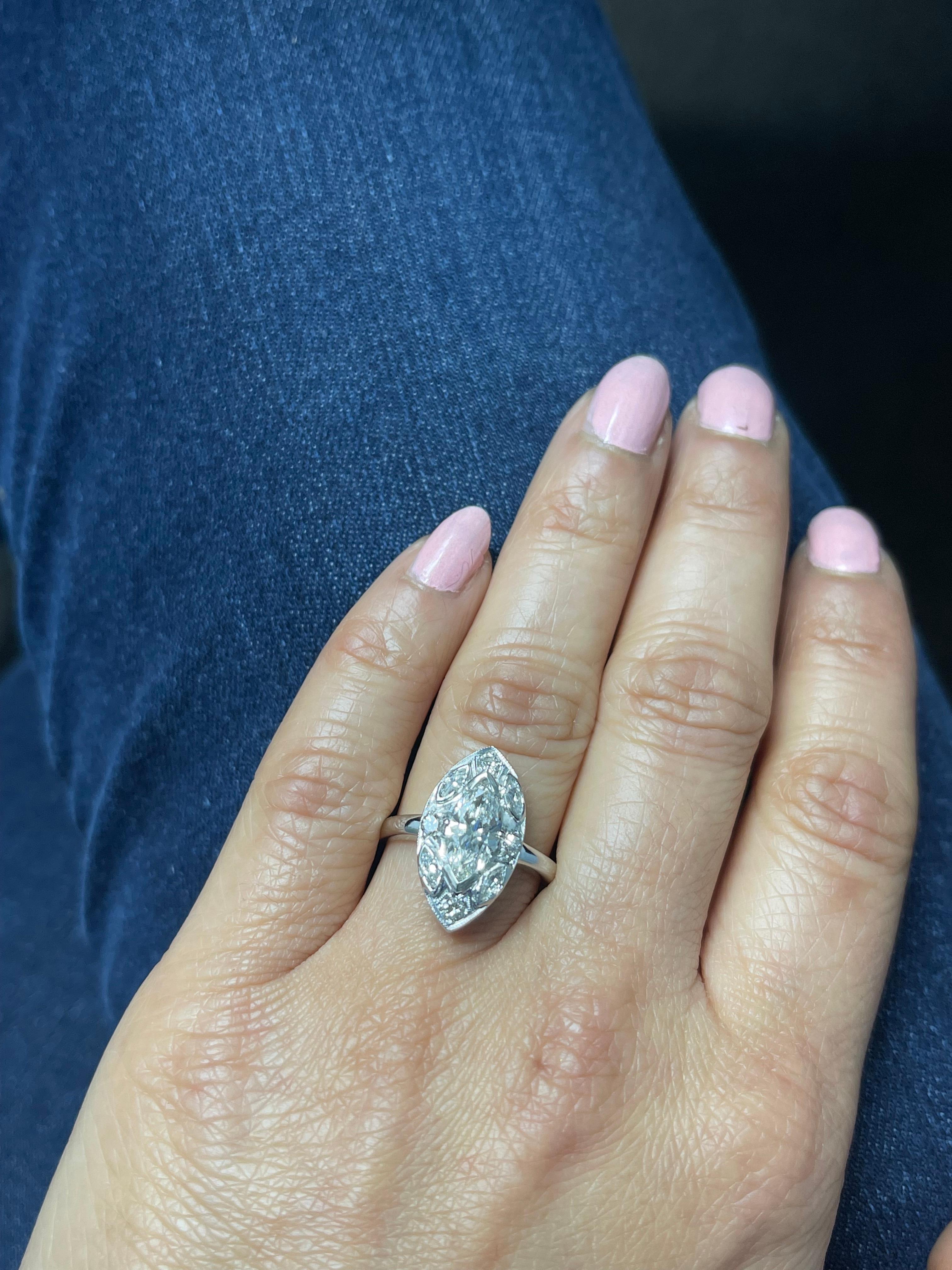 GIA Certified 1.02 Carat Marquise Diamond Engagement Ring in 18 K White Gold In New Condition For Sale In New York, NY