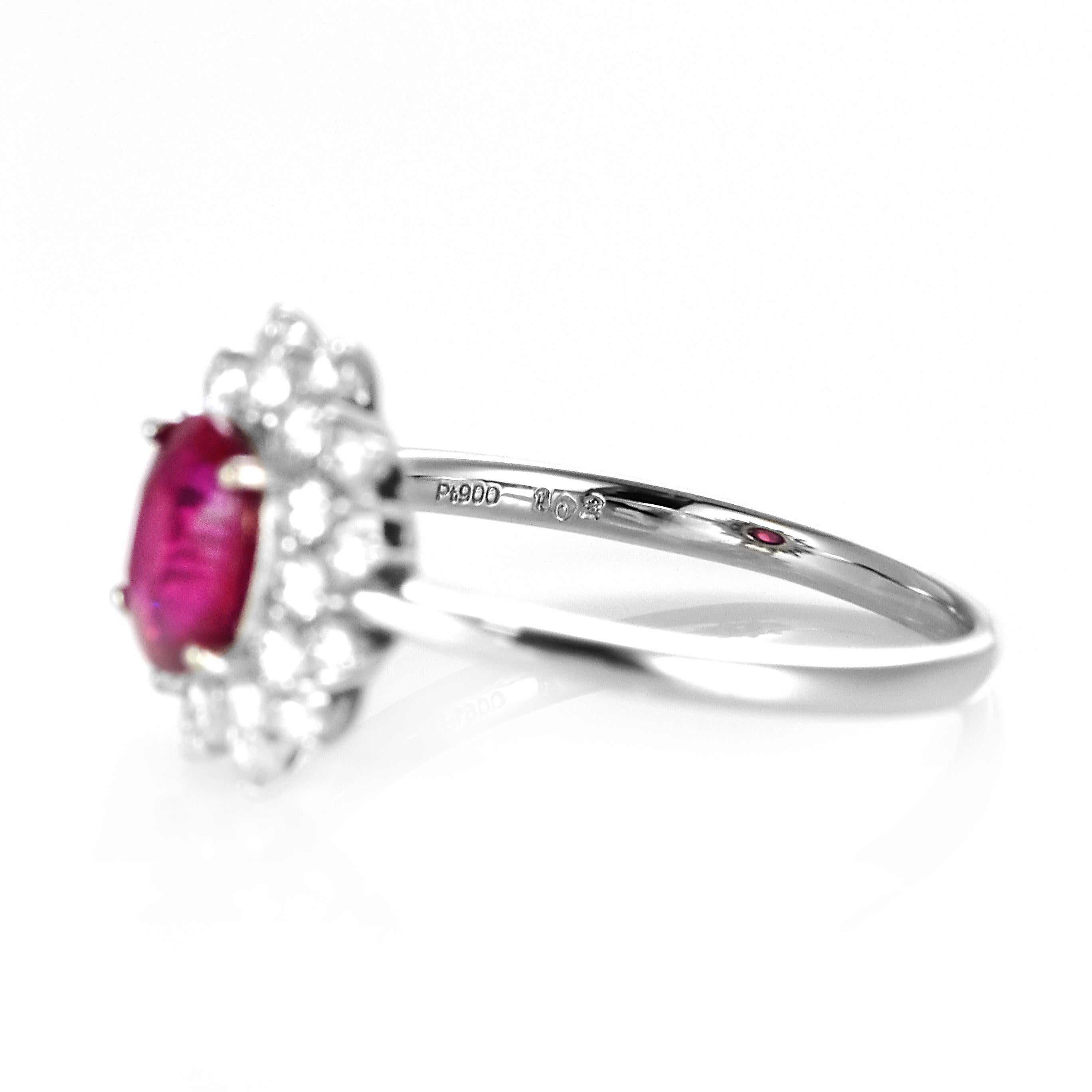 GIA Certified 1.02 Carat Pigeon's Blood Red Burmese Ruby Ring Made in Platinum For Sale 1