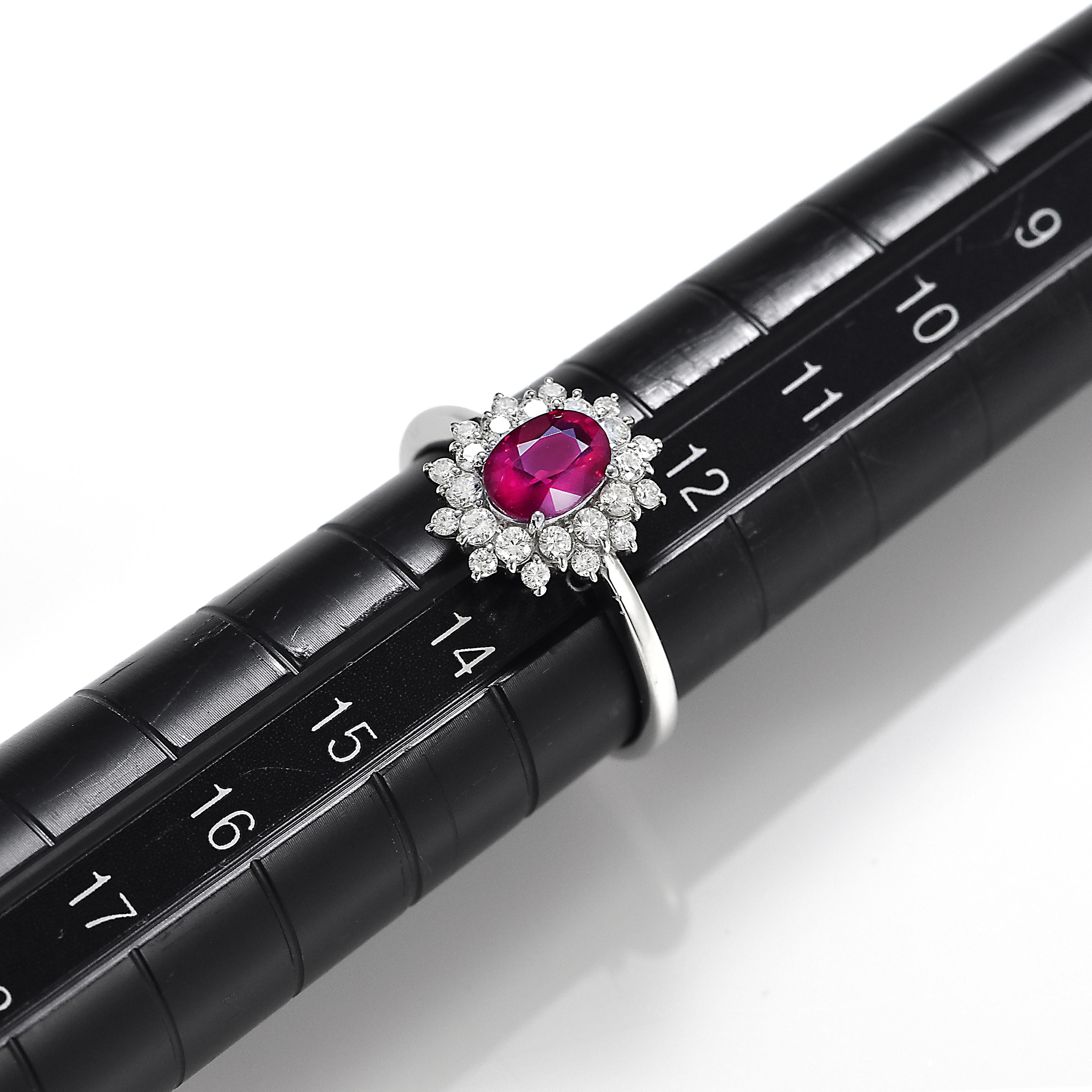 GIA Certified 1.02 Carat Pigeon's Blood Red Burmese Ruby Ring Made in Platinum For Sale 3
