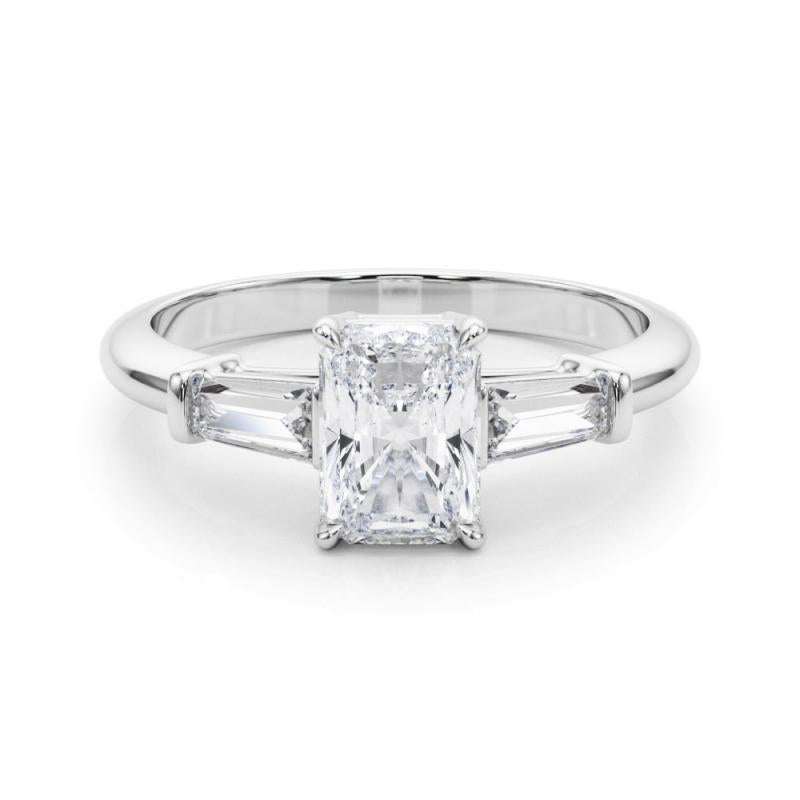 Bague à trois pierres en platine avec diamant radiant et baguette certifié GIA de 1,02 carat