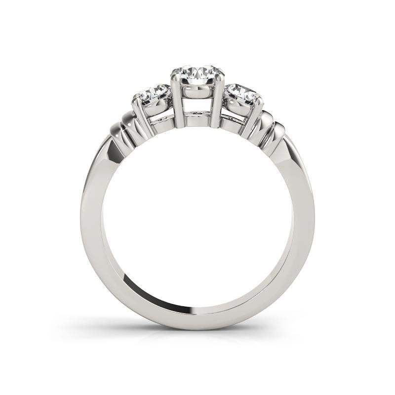 GIA Certified 1.02 Carat Round Three-Stone Ribbed Band Platinum Diamond Ring (bague de diamant en platine à trois pierres rondes certifiées GIA) Neuf - En vente à New York, NY