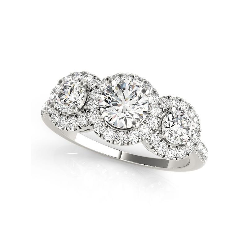 Taille ronde GIA Certified 1.02 Carat Vintage Round Halo Cluster Diamond Ring en vente