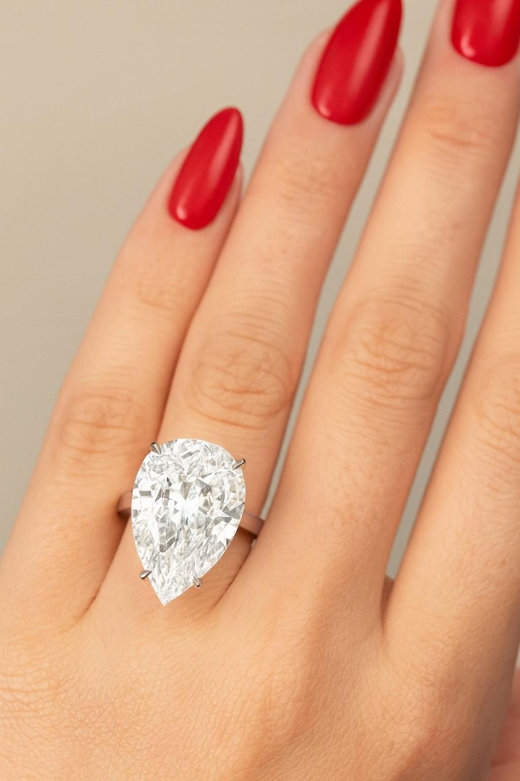 GIA zertifiziert 10,28 Karat D Farbe Birne Brillant Diamant Platin Ring (Zeitgenössisch) im Angebot
