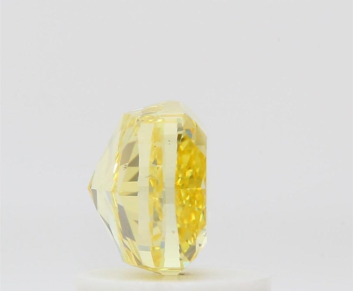 Taille coussin Diamant certifié GIA de 1,02 ct de couleur naturelle en forme de coussin de couleur jaune vif fantaisie en vente