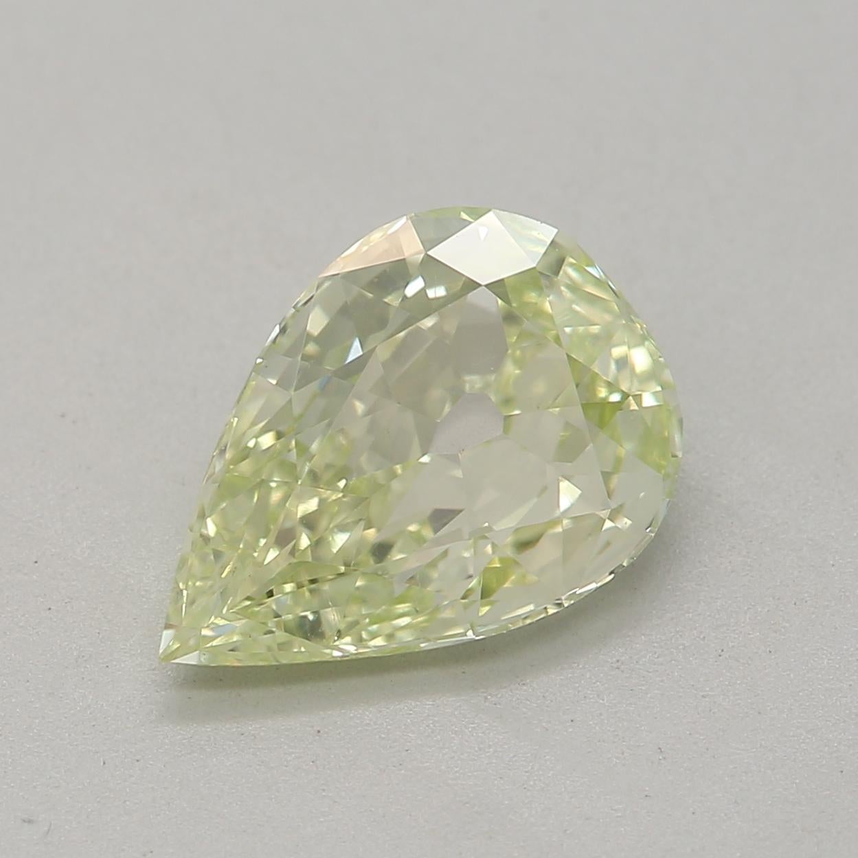 Certificat : GIA
Numéro de rapport : 2364455800
Forme et coupe : Poire
Poids en carats : 1.03 carat
Mesures :  8.89 x 6.23 x 2.61 mm
Grade de couleur : Jaune vert fantaisie

Ce diamant taillé en poire a une forme unique et élégante qui ressemble à
