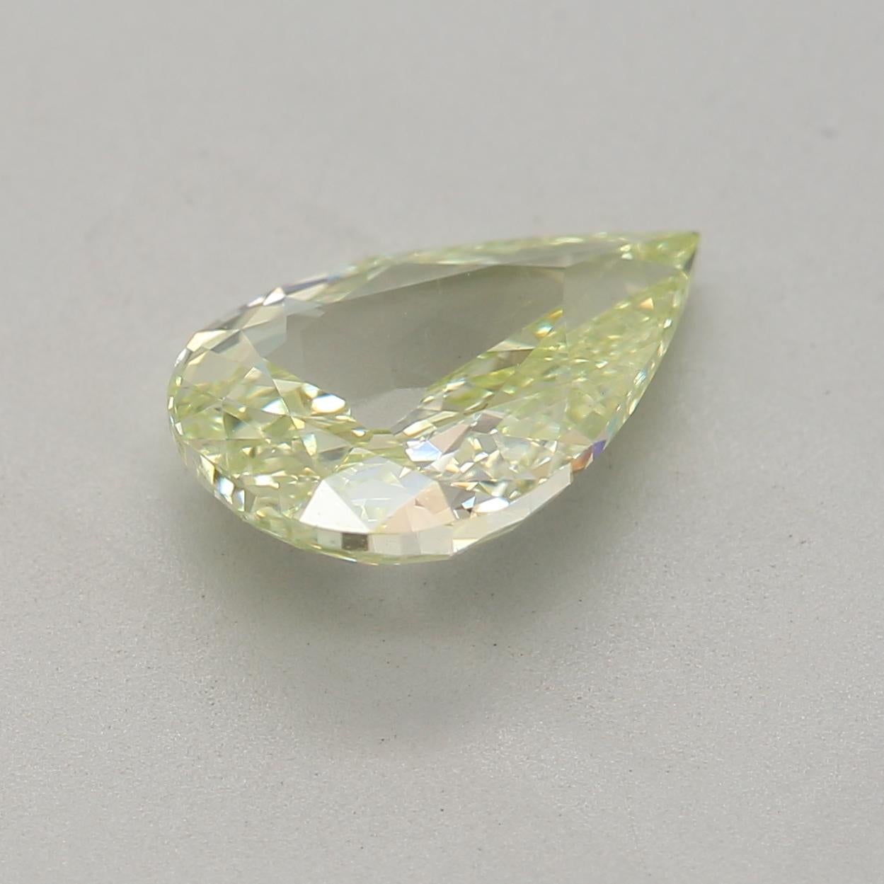 Diamant fantaisie jaune vert de 1,03 carat de pureté SI1 certifié GIA Neuf - En vente à บางรัก, TH