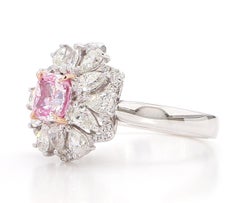 Bague en or 18 carats certifiée par la GIA et contenant un diamant rose léger de 1,03 carat