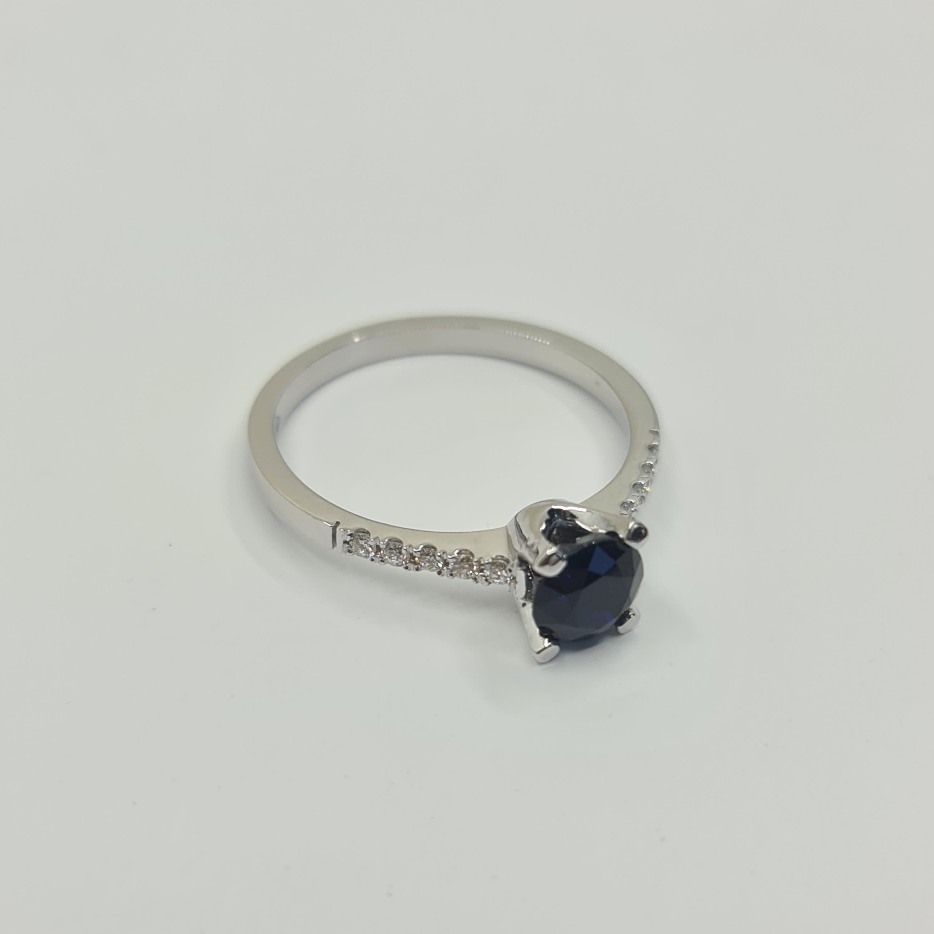 Women's GIA Certified 1.03 Carat Natural, not heated, Sapphire and Diamonds Ring For Sale