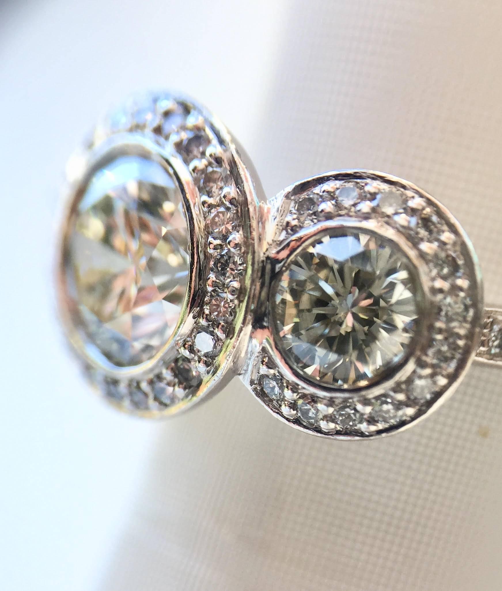 Round Cut GIA Certified 1.03 Carat Round Brilliant Diamond Three-Stone Ritani Ring For Sale