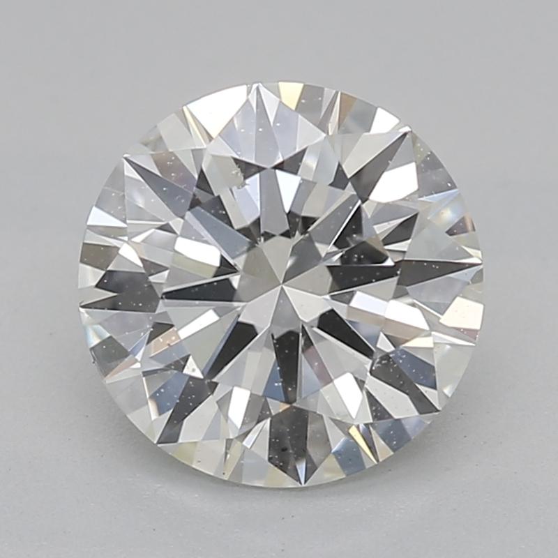 Realizzato a mano a New York, questo affascinante anello con diamante presenta al centro uno splendido diamante rotondo del peso di 1,03 e con una gradazione I e SI1. Il design intramontabile mostra un'eccezionale maestria, evidenziata da un