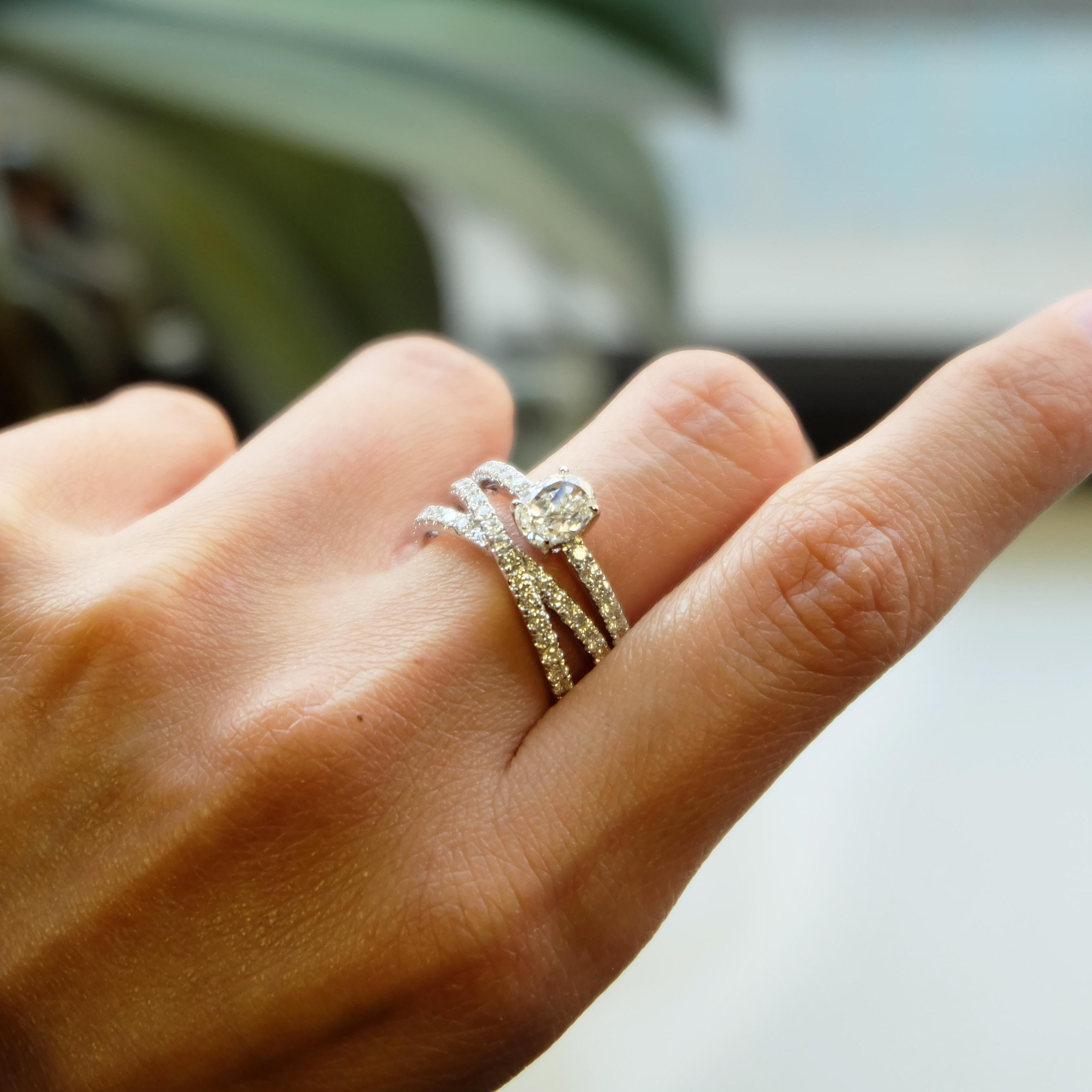 GIA zertifizierter 1,03 Karat weißer Diamant Oval Solitär Hochzeit Braut Ring Herren im Angebot