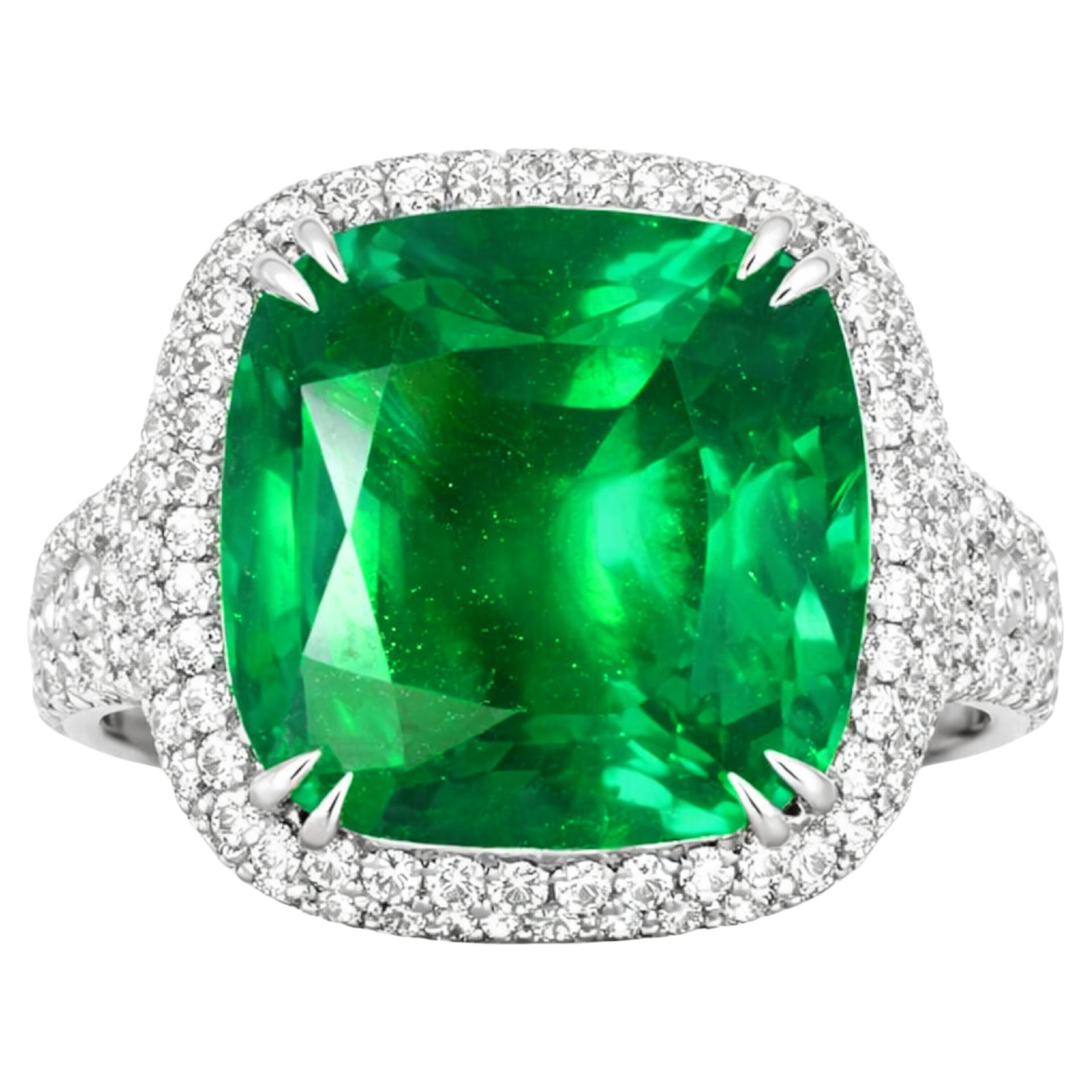 Bague en platine certifiée GIA de 10,30 carats d'émeraude coussin colombienne et de diamant