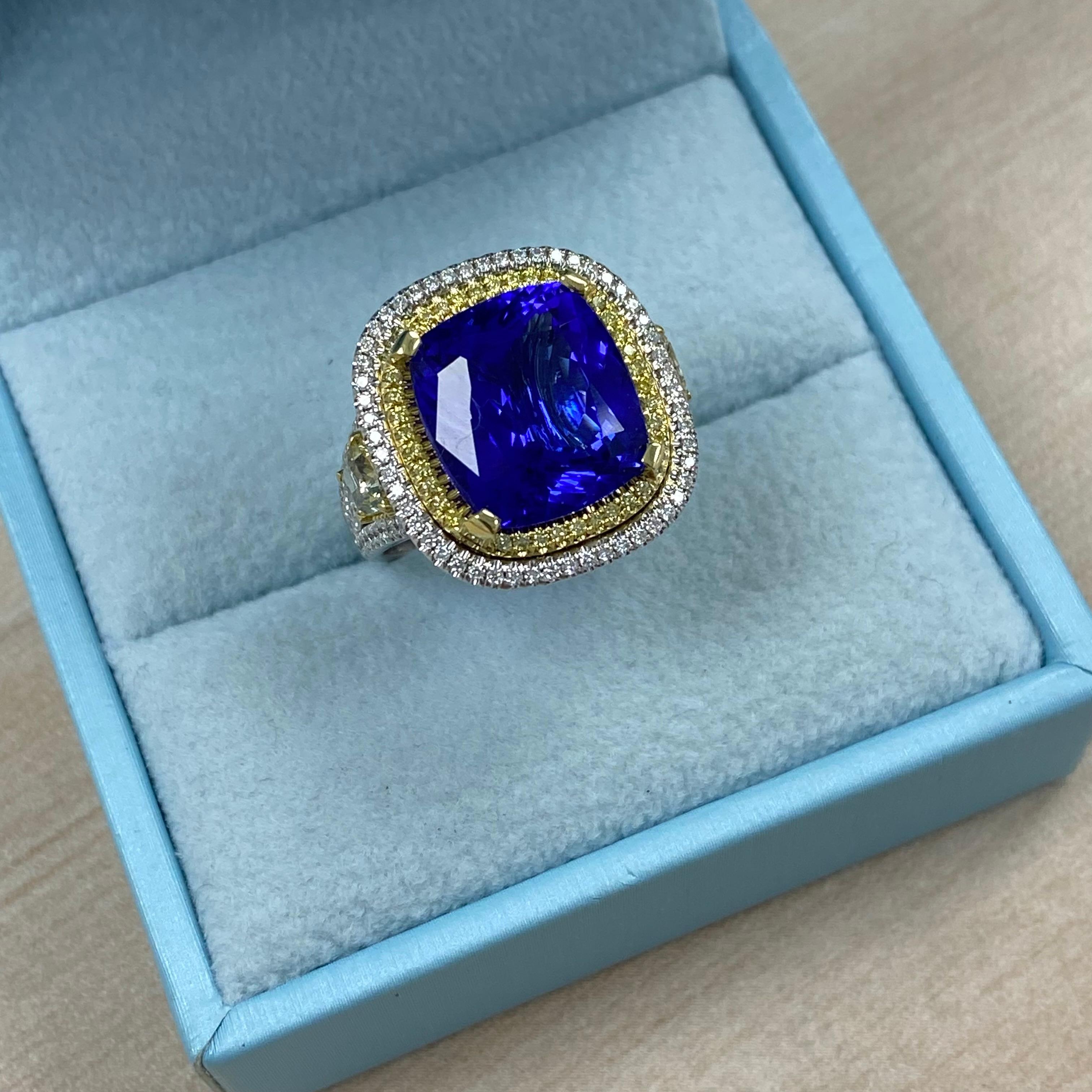 GIA Certified 10.34 Ctw Cushion Tanzanite Diamond Ring Halo 14K White Gold en vente 5