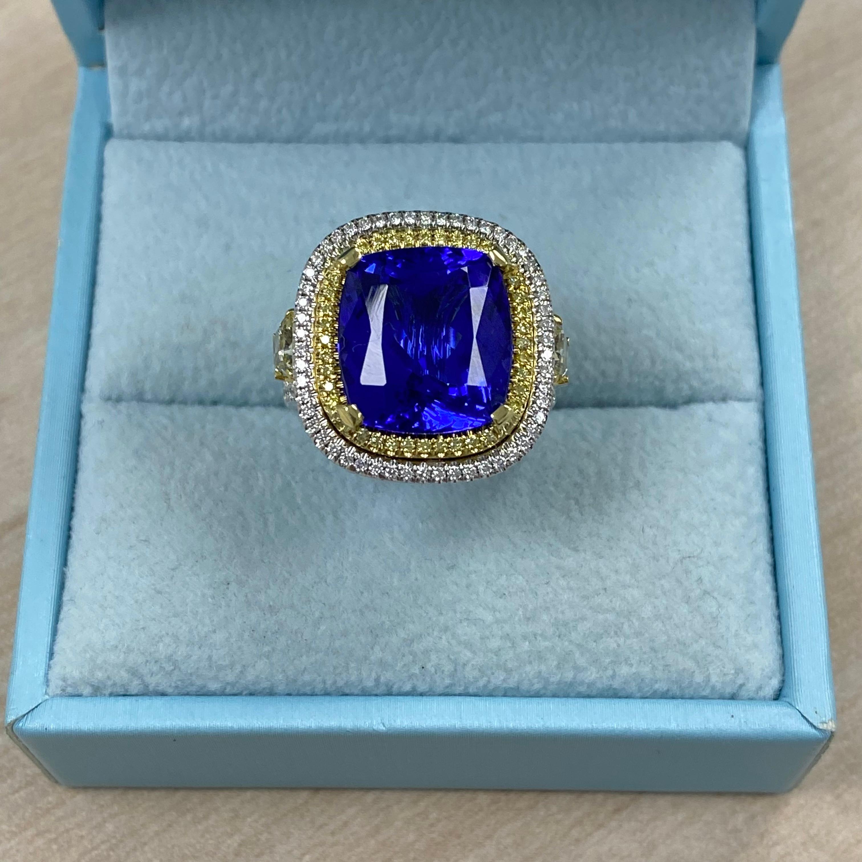 GIA Certified 10.34 Ctw Cushion Tanzanite Diamond Ring Halo 14K White Gold en vente 6
