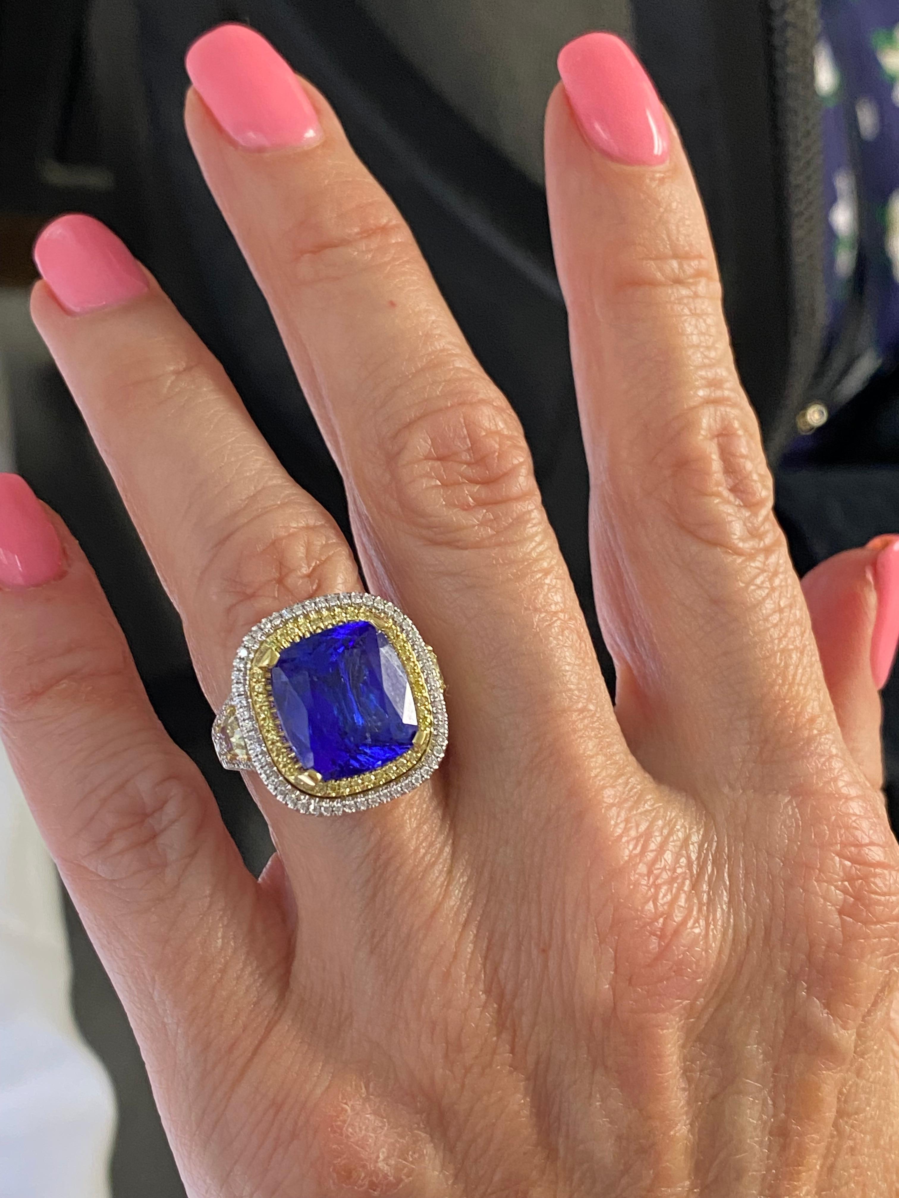 GIA Certified 10.34 Ctw Cushion Tanzanite Diamond Ring Halo 14K White Gold Neuf - En vente à New York, NY