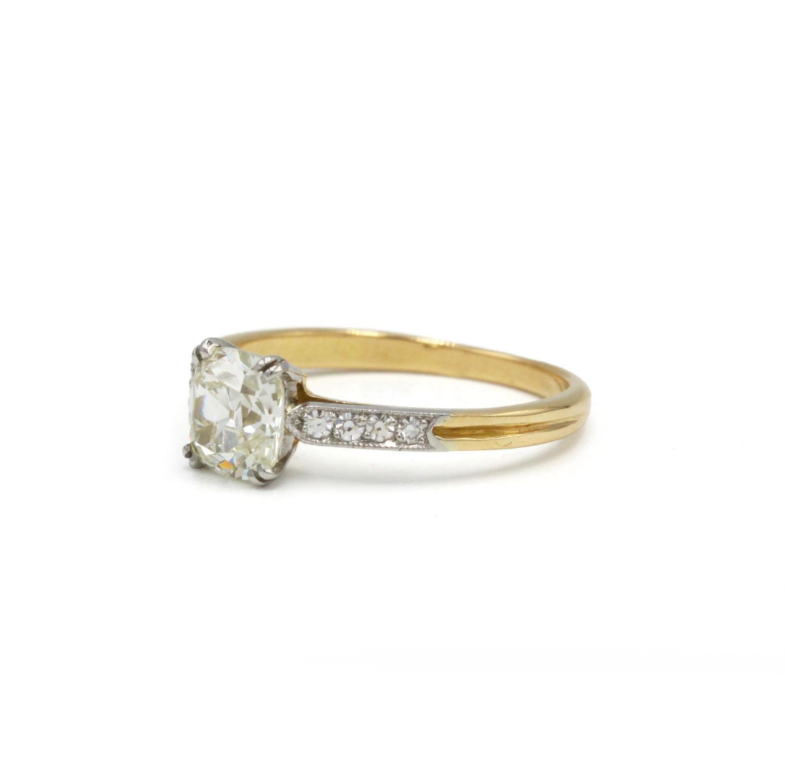 Art déco GIA Certified 1.03ct Old Mine Cut Diamond Solitaire Ring in 18K Gold en vente