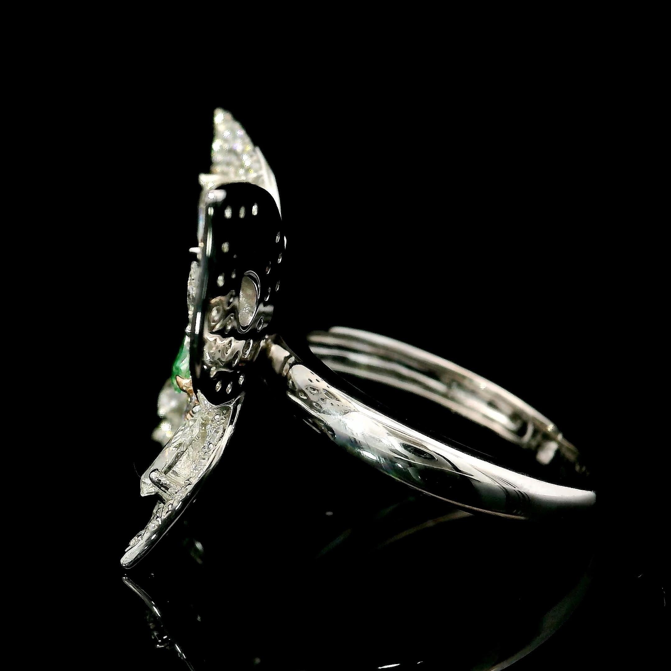 GIA Certified 1.04 Carat Fancy Light Yellowish Green SI1 Clarity Diamond ring For Sale 1