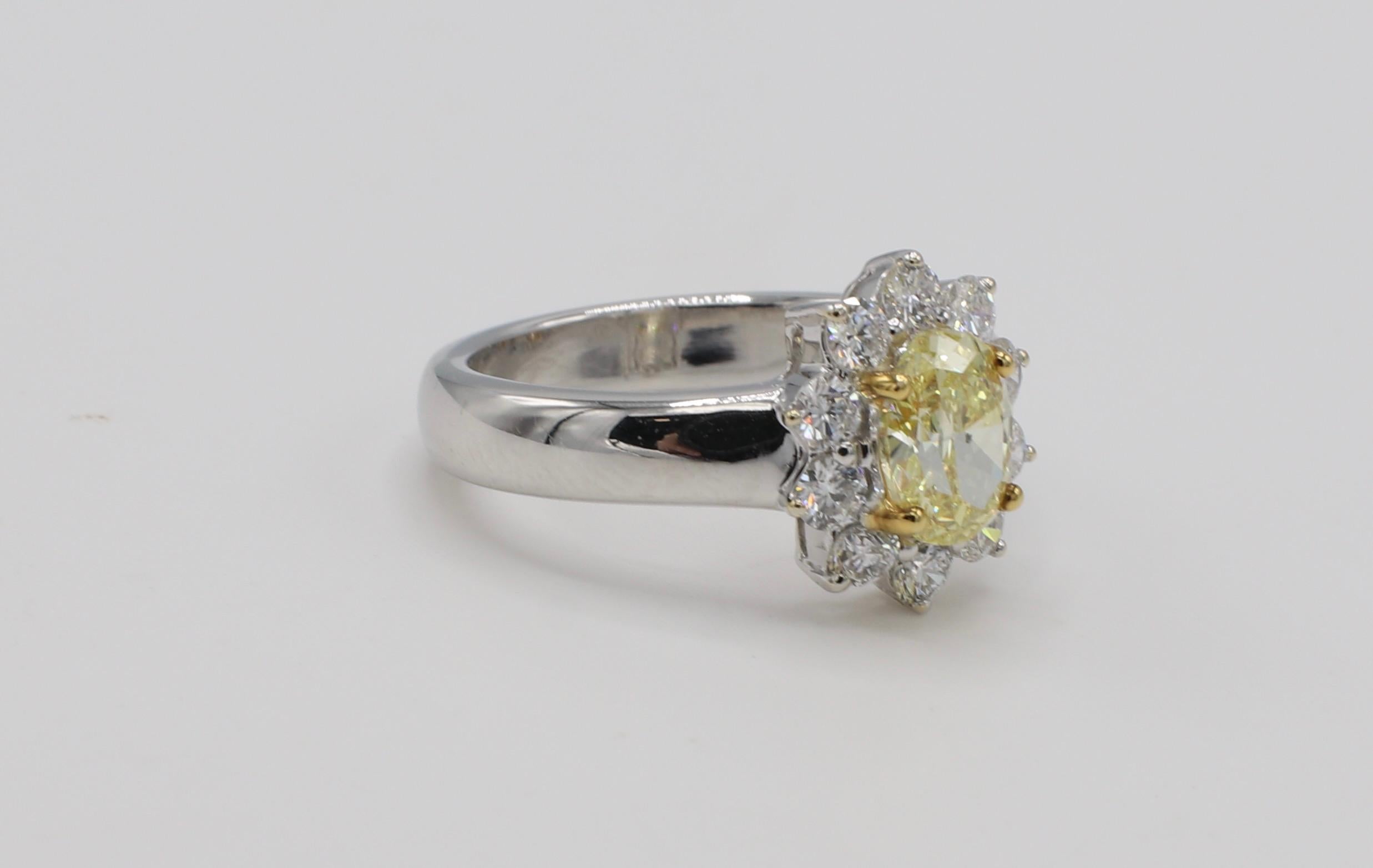 GIA-zertifizierter 1,04 Karat natürlicher, intensiv gelber, ovaler Diamantring (Zeitgenössisch)