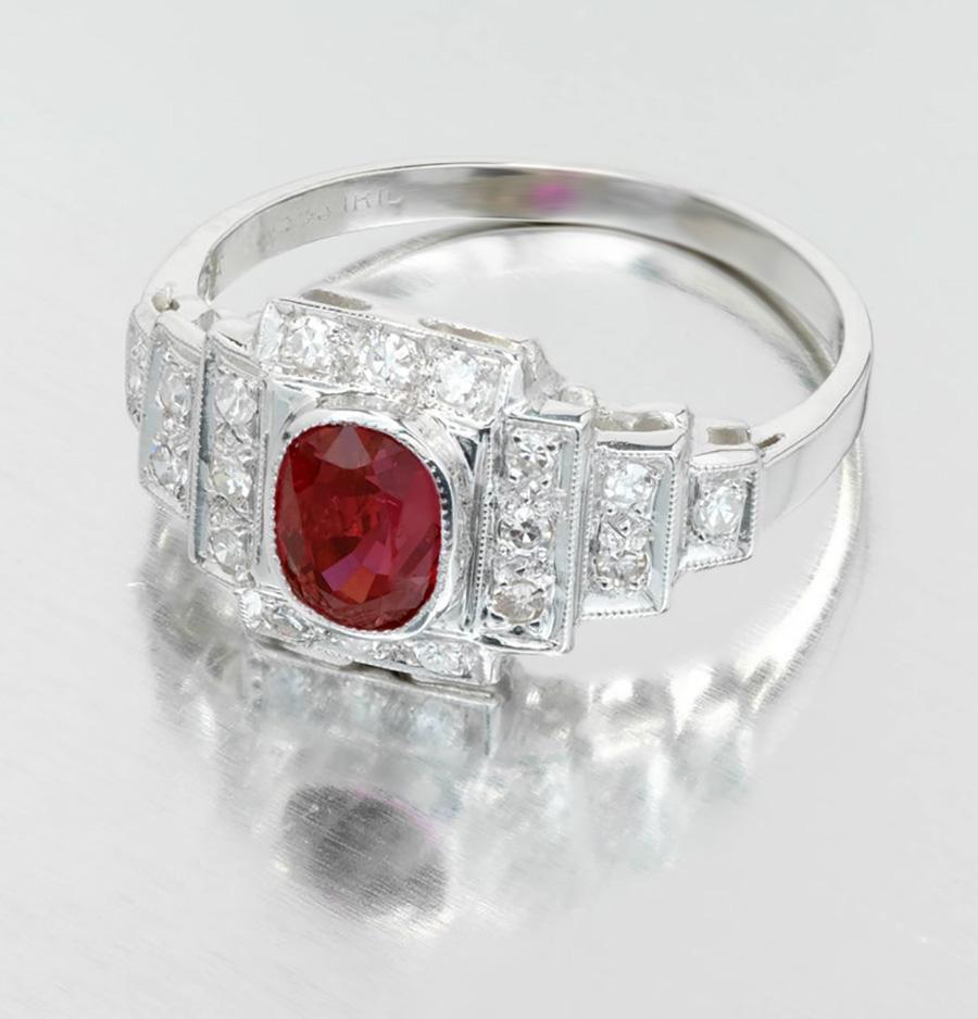 Women's GIA Certified 1.04 Carat Oval Ruby Diamond Art Deco Platinum Engagement Ring For Sale