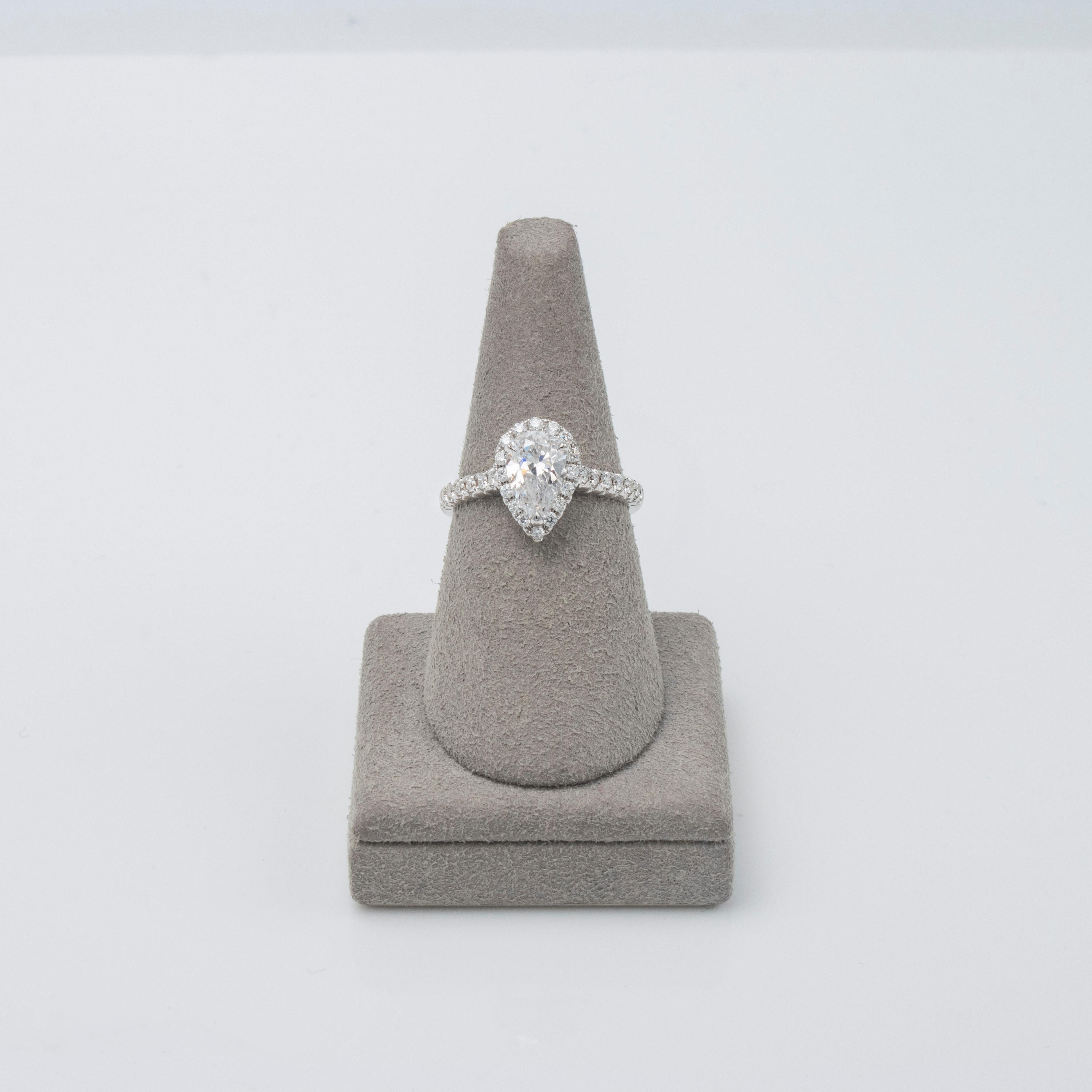 Roman Malakov Verlobungsring mit GIA-zertifiziertem 1.04 Karat birnenförmigem Diamant-Halo im Angebot 2