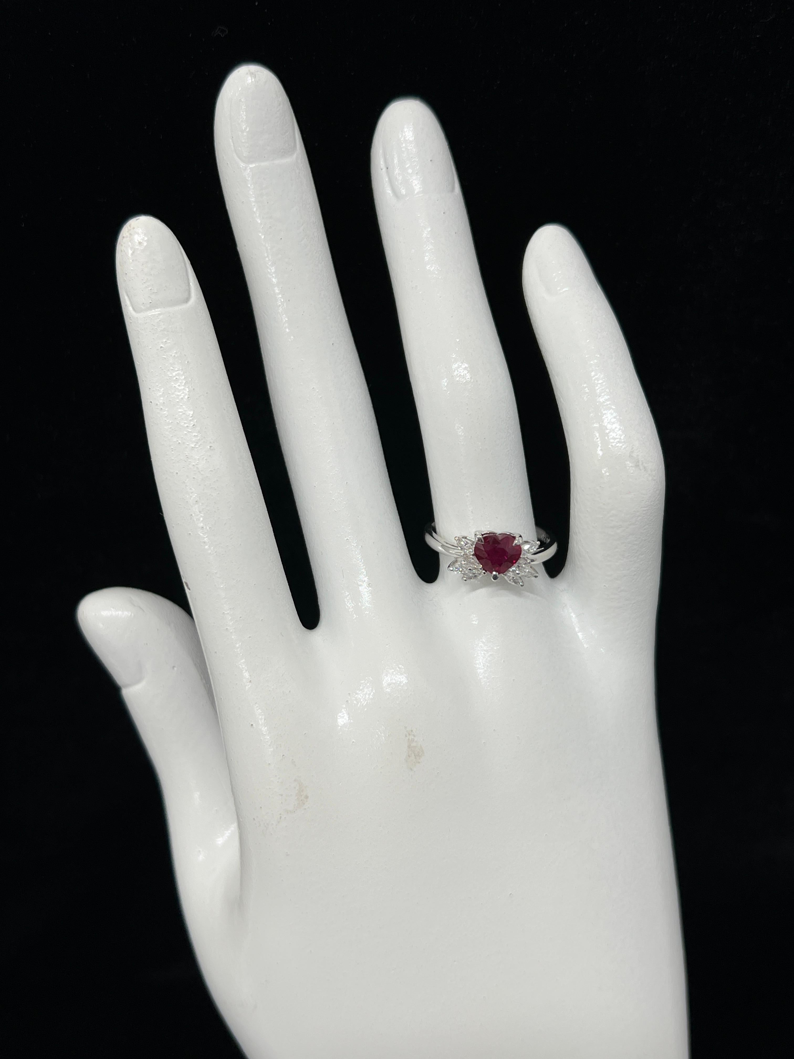 GIA Certified 1.04 Carat, Pigeon Blood Red, Burmese Ruby Ring Made in Platinum In New Condition For Sale In Tokyo, JP