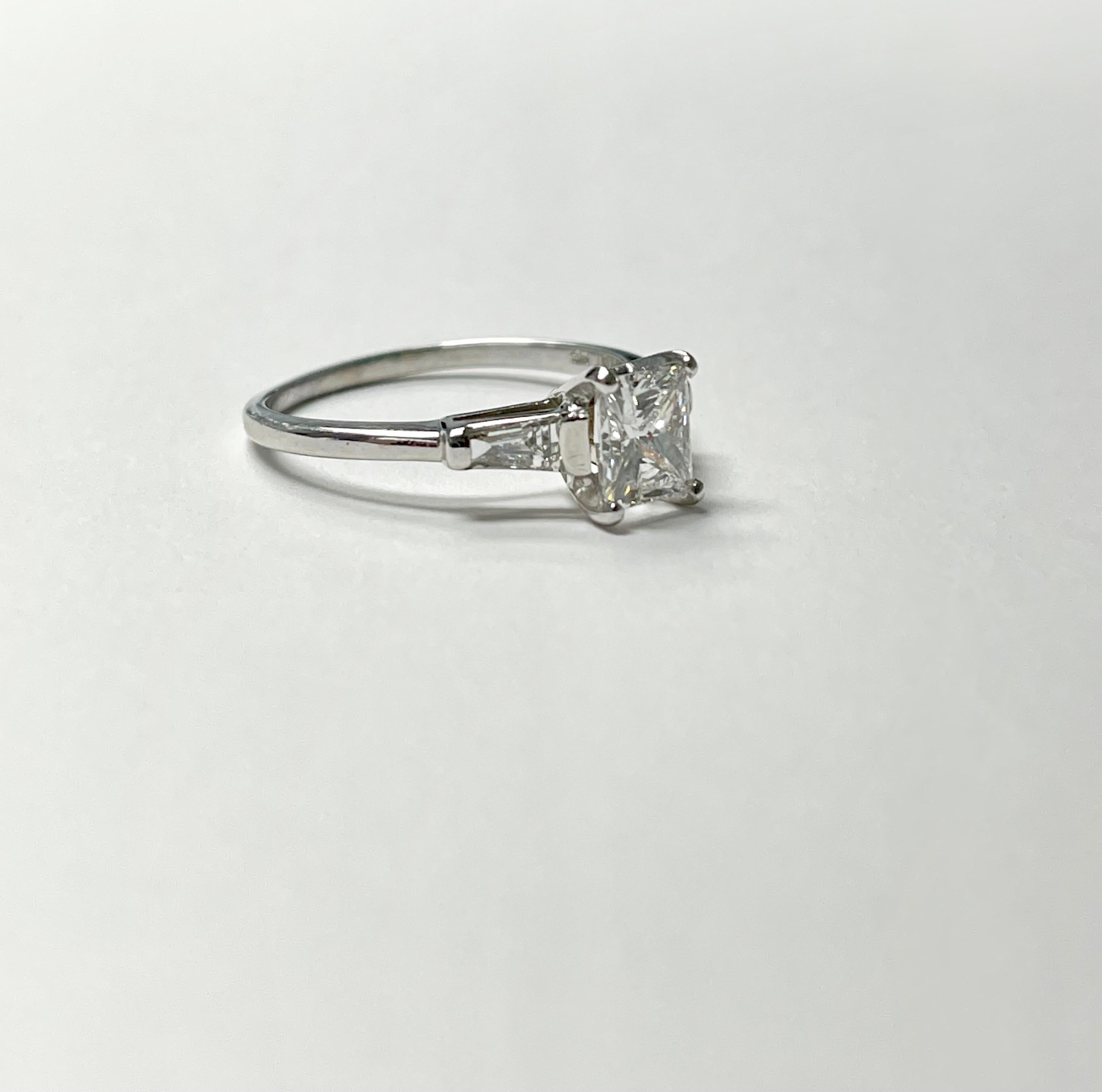 Contemporary GIA Certified 1.04 Carat Radiant Cut Diamond Engagement Ring in Platinum For Sale