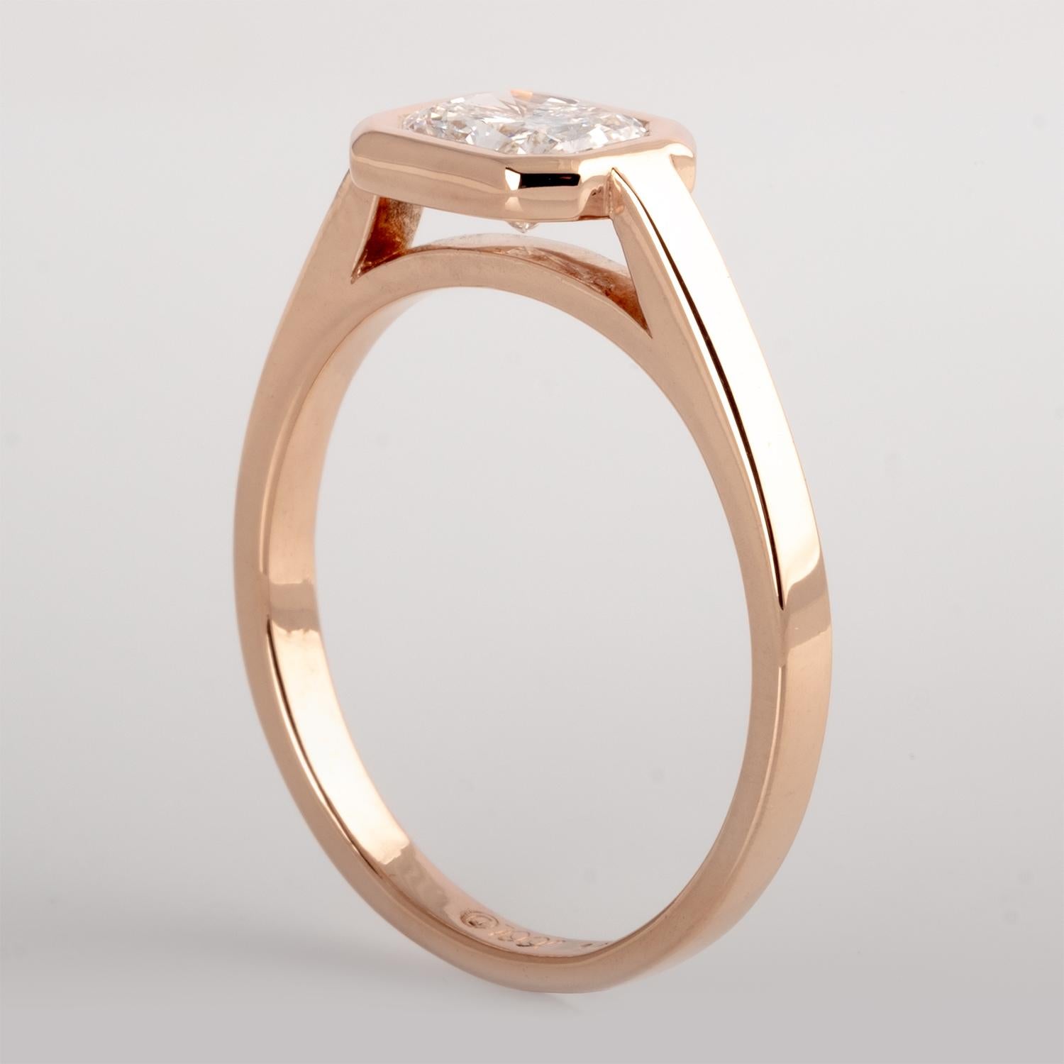 Women's GIA Certified 1.04 Carat Radiant Diamond and Rose Gold Solitaire Ring For Sale
