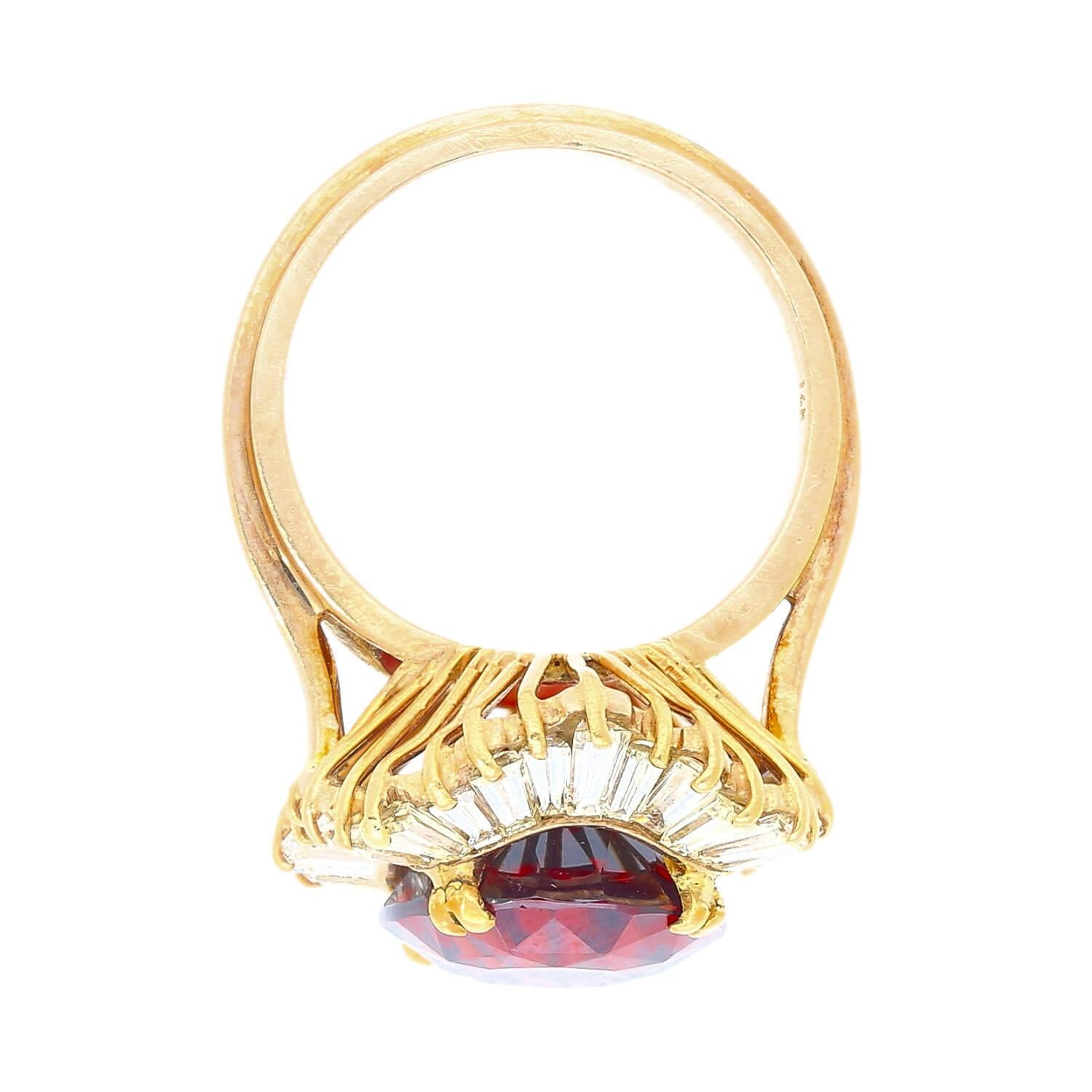 GIA zertifiziert 10,40 Karat Rote Zirkon & Diamant Ballerina Cocktail Ring (Ovalschliff) im Angebot