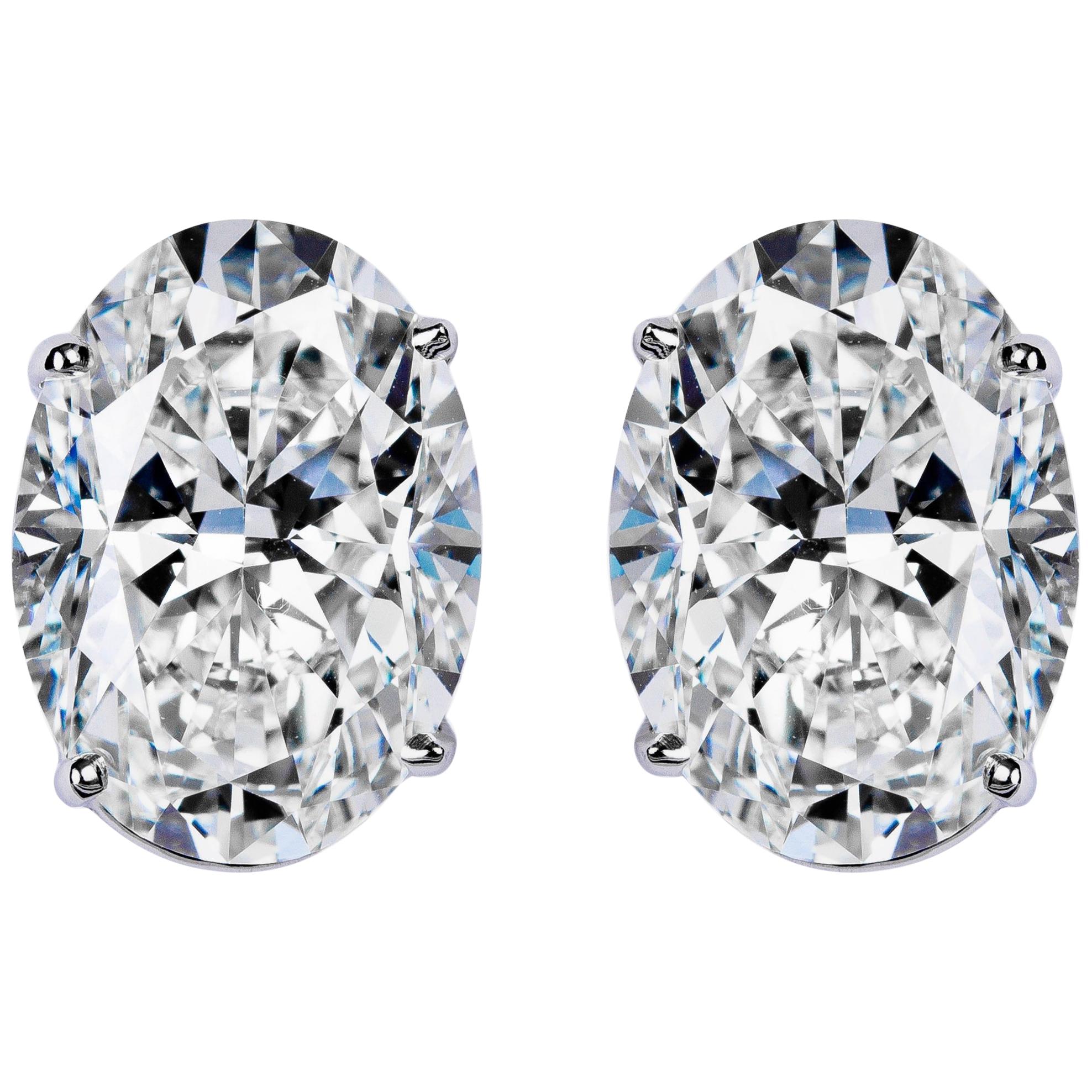 GIA-zertifizierte 10,48 Karat Diamant-Ohrstecker im Ovalschliff (Moderne)