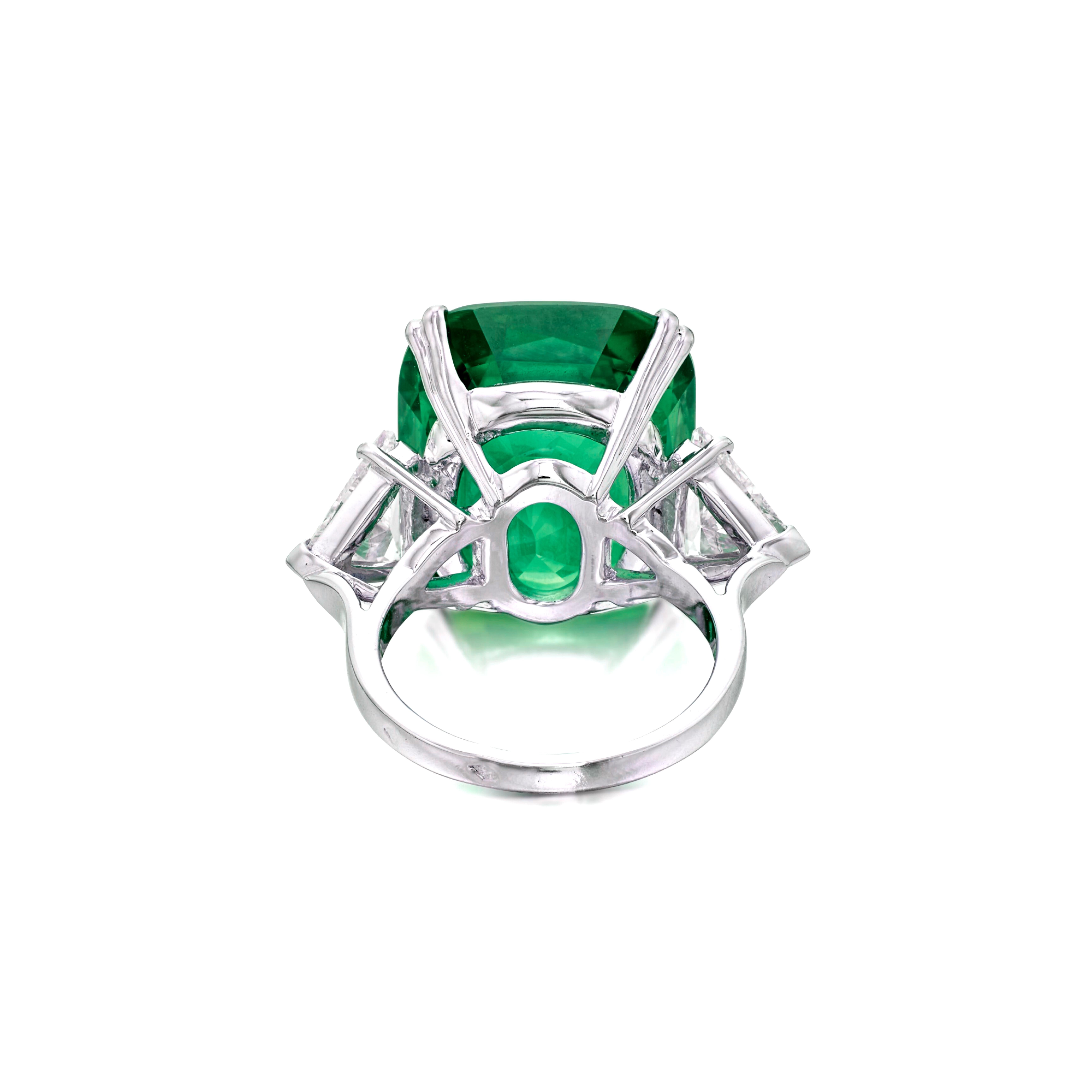 Contemporary GIA Certified 10.49 Carat Vivid Green Emerald Diamond Platinum Ring For Sale