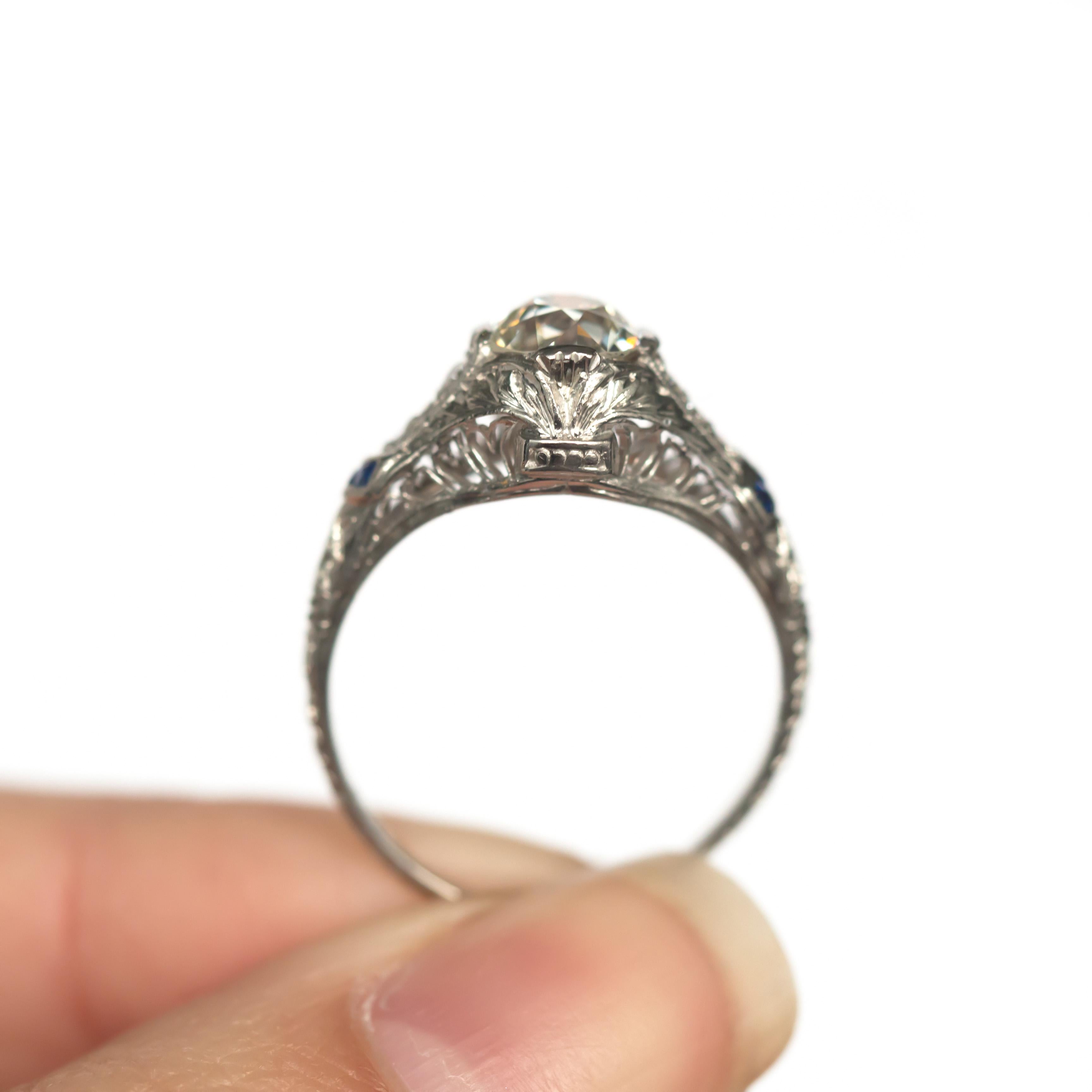 GIA Certified 1.05 Carat Diamond Platinum Engagement Ring In Good Condition For Sale In Atlanta, GA