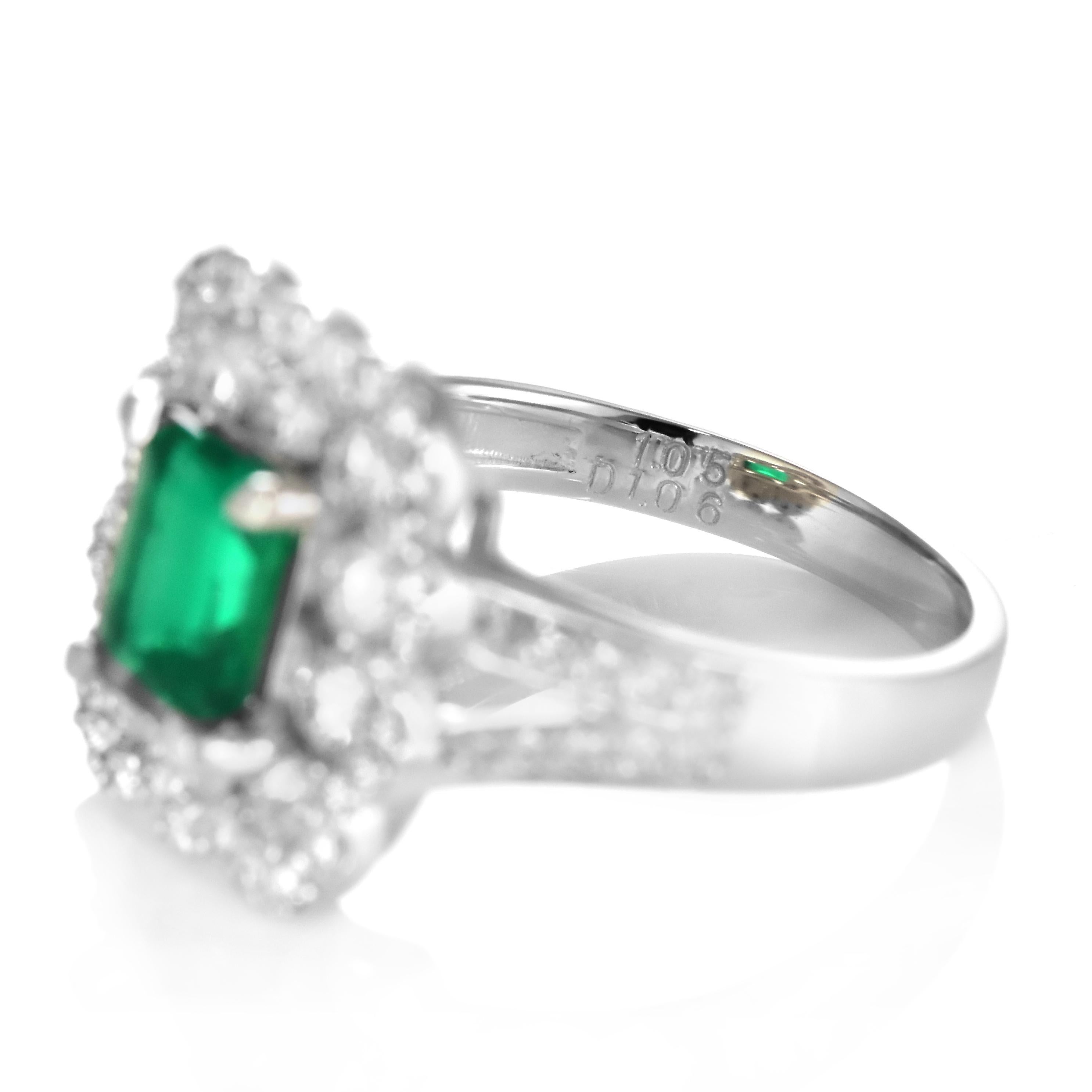 GIA zertifiziert 1,05 Karat natürlichen kolumbianischen Smaragd & Diamanten Ring Set in Platin im Angebot 4
