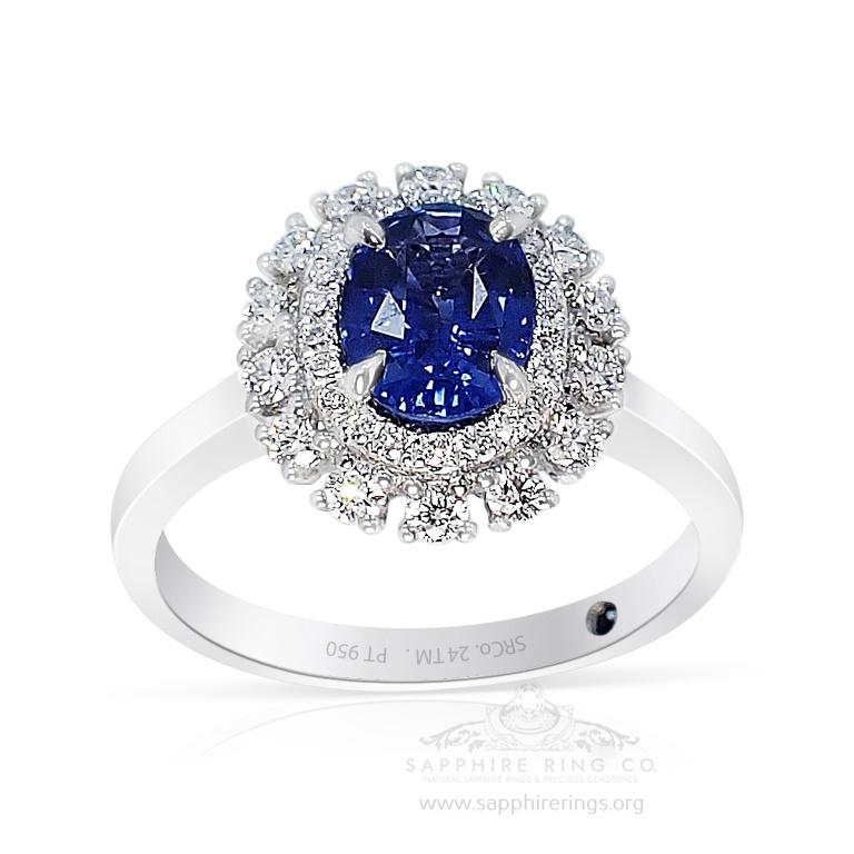 Modern GIA Certified 1.05 ct Platinum Sapphire Ring, Oval Cut Cornflower Blue For Sale