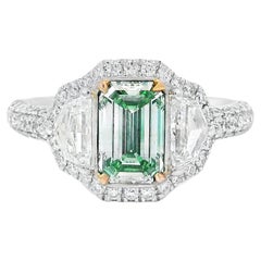 Anillo de diamantes verde fantasía de 1,06 quilates y claridad VS certificado por el GIA