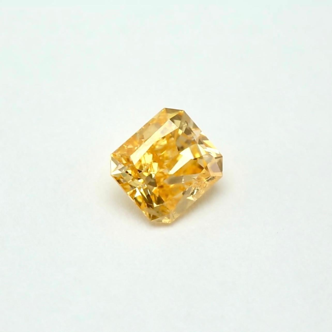 GIA-zertifiziert - 1,06 Karat intensiv gelblich-orangefarbener Diamant im Zustand „Neu“ in Ramat Gan, IL