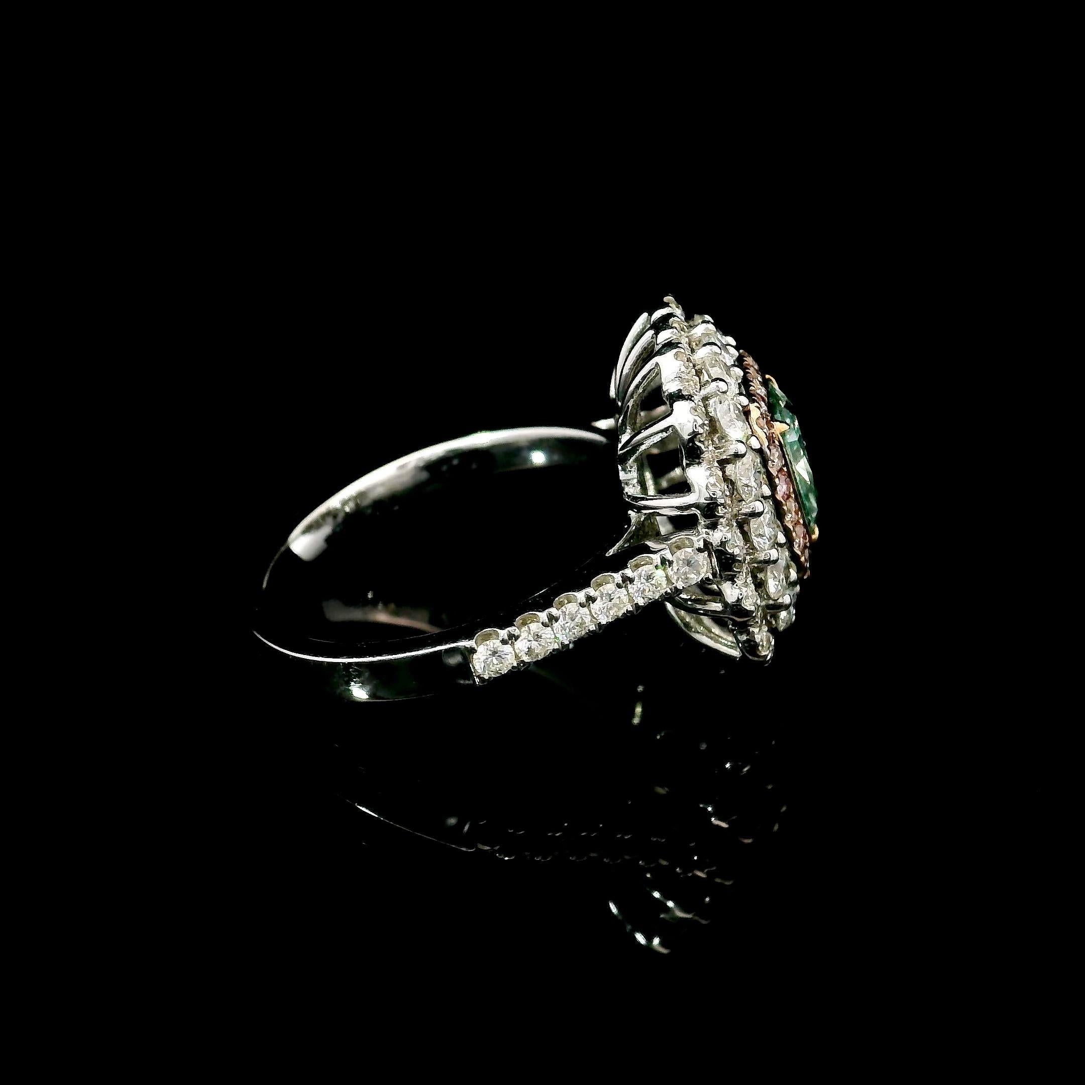 GIA Certified 1.06 Carat Fancy Yellow Green VS2 Clarity Diamond Ring In New Condition For Sale In บางรัก, TH