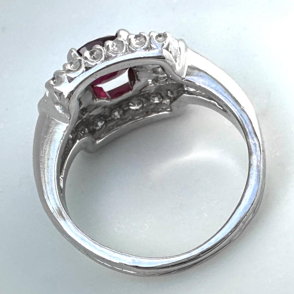 GIA-Certified 1.06 Carat Ruby in Deco-Era Platinum Ring with 0.7 Carats Diamonds For Sale 3