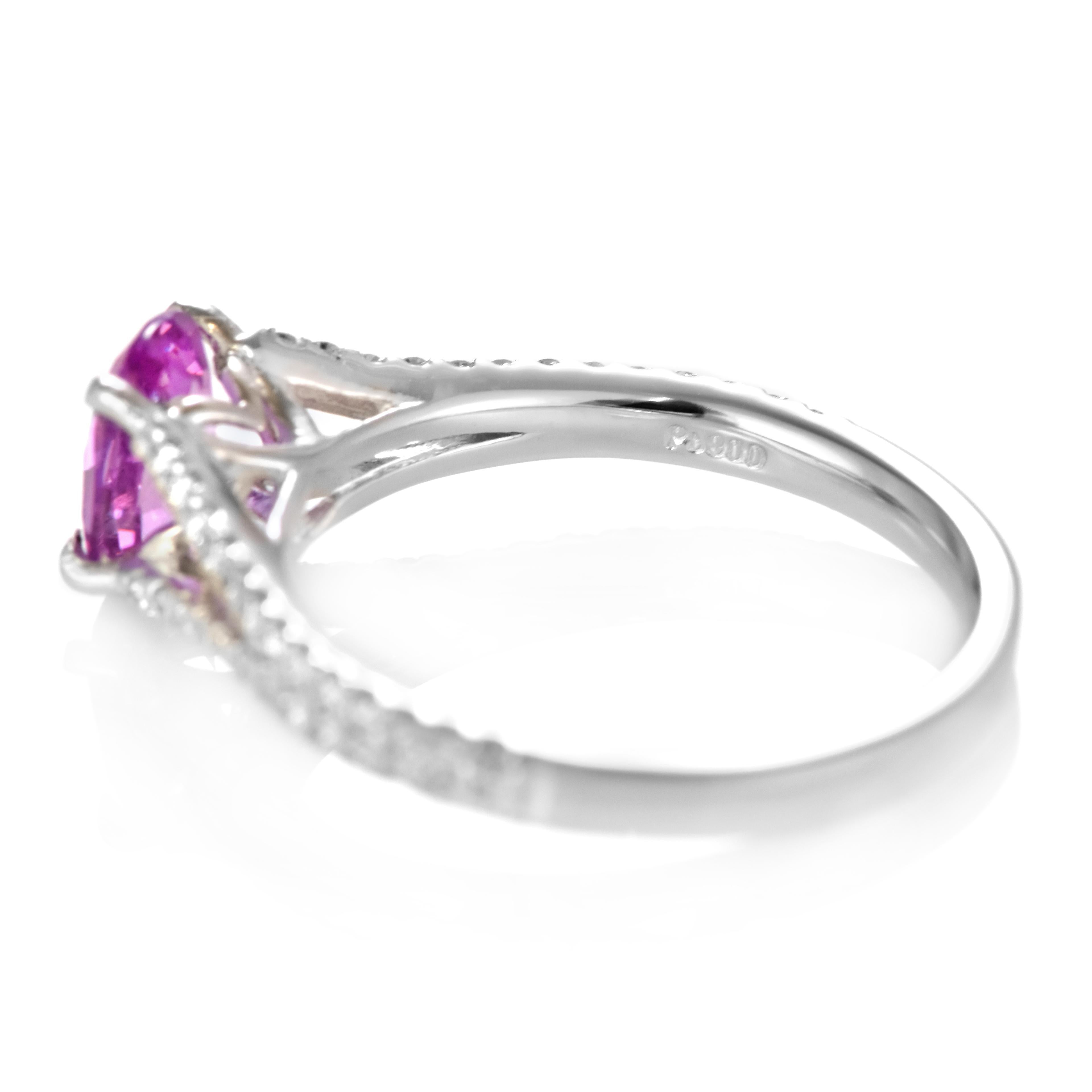 Bague en platine certifiée GIA de 1,06 carat de saphir rose non chauffé et de diamant en vente 4