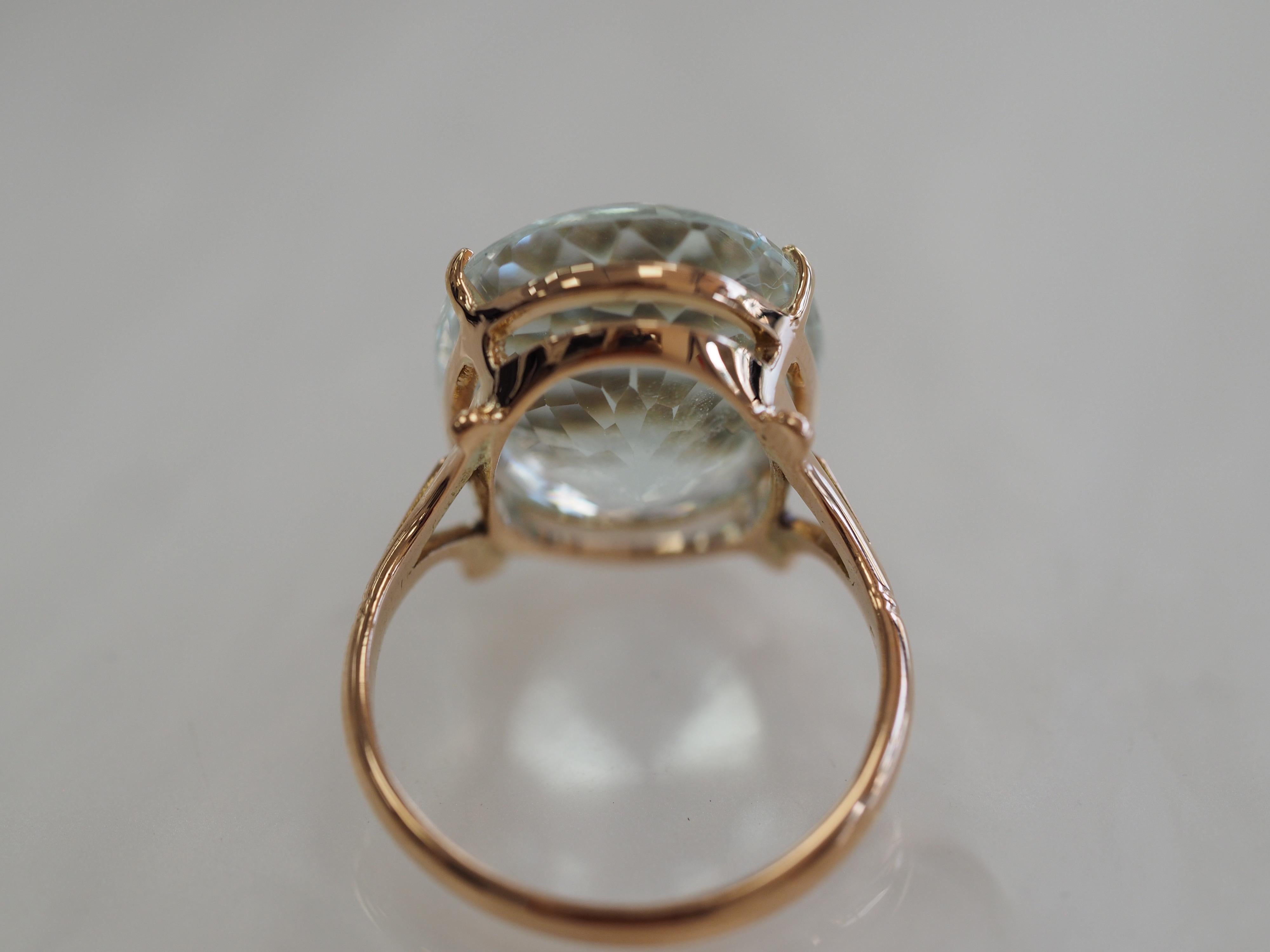 Art Deco GIA Certified 10.60 Carat Aquamarine Yellow Gold Vintage Ring For Sale