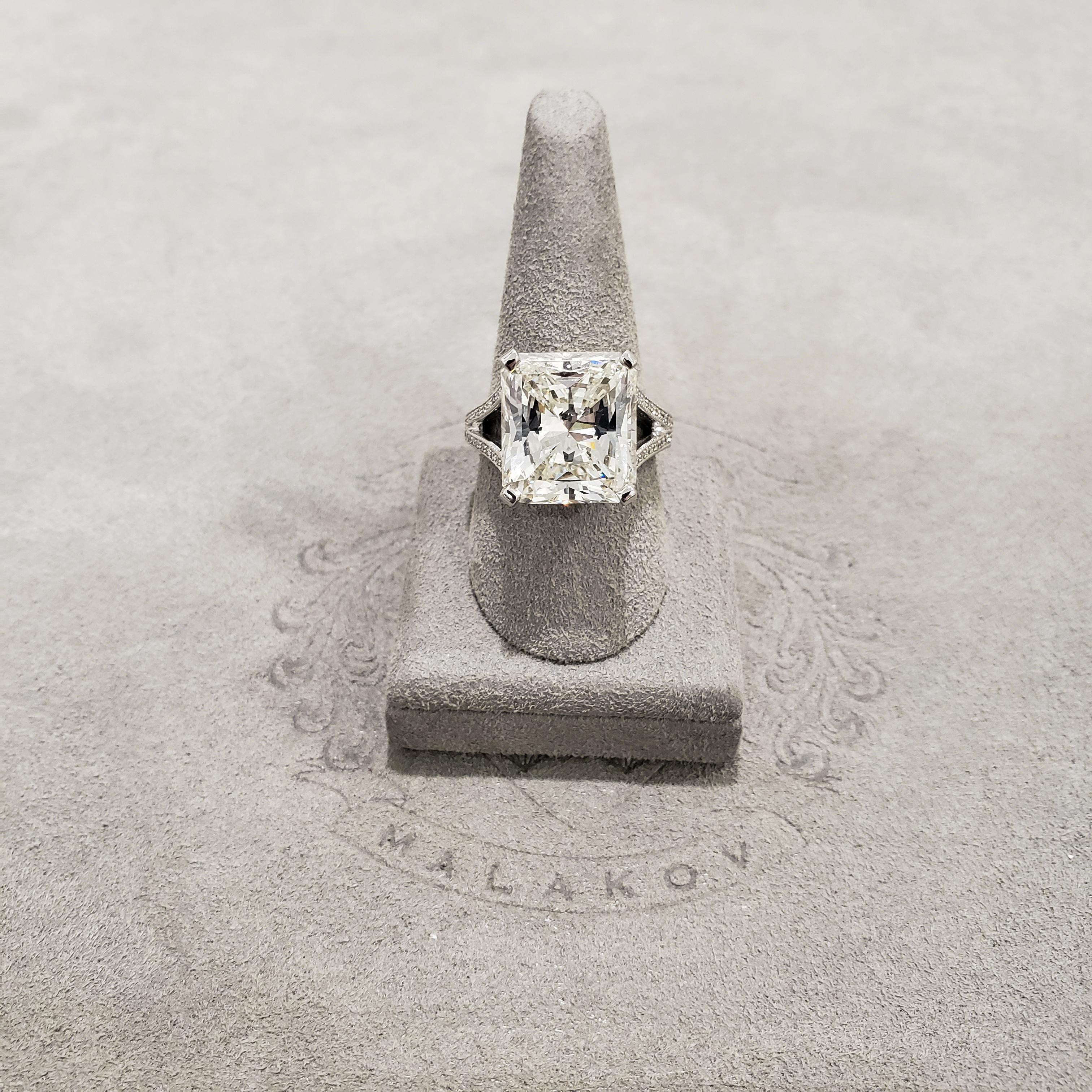 Roman Malakov Verlobungsring mit GIA-zertifiziertem 10,65 Karat Diamant im Strahlenschliff im Angebot 1