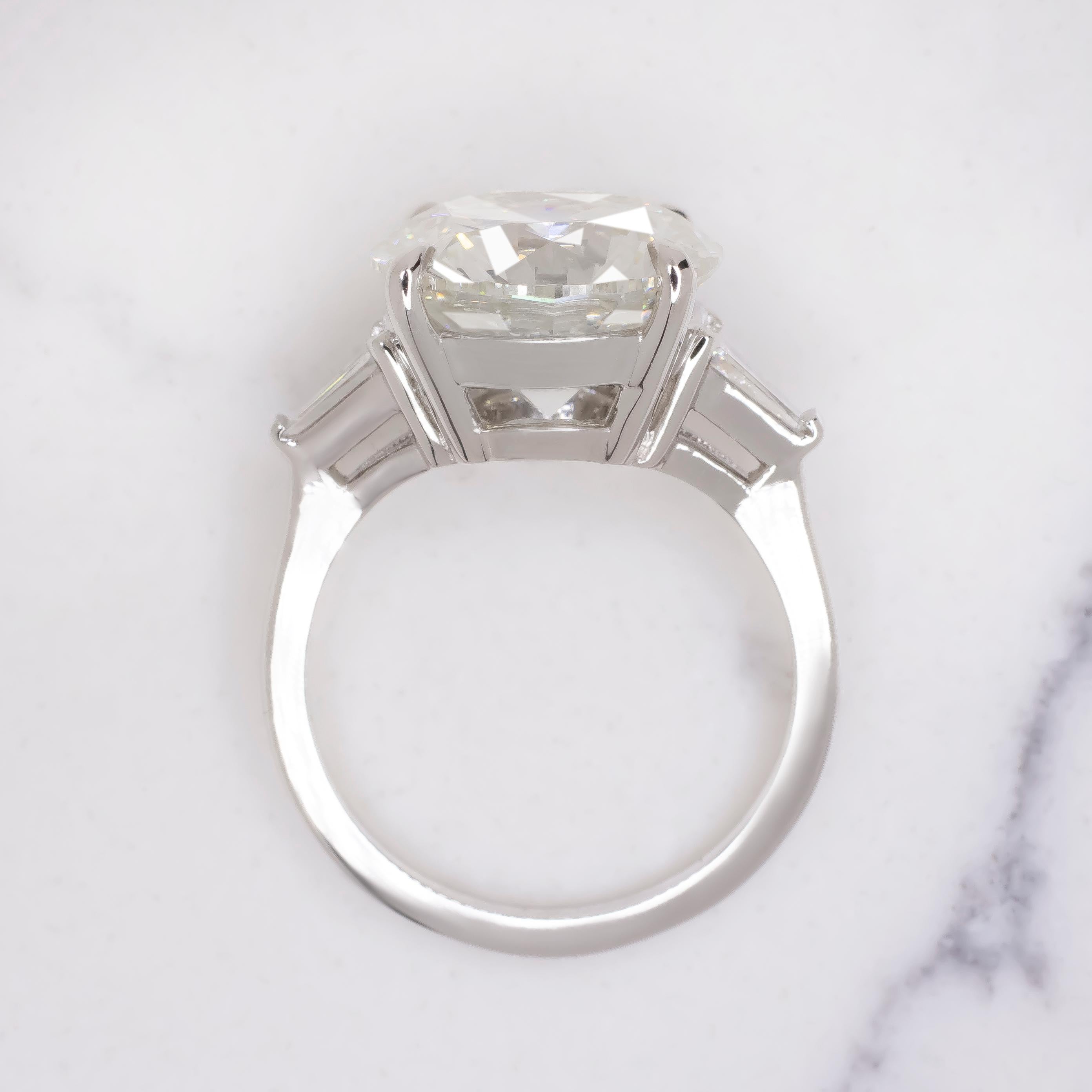GIA Certified 10.66 Carat Round Cut Diamond D Color Flawless Clarity Ring In New Condition For Sale In Chicago, IL