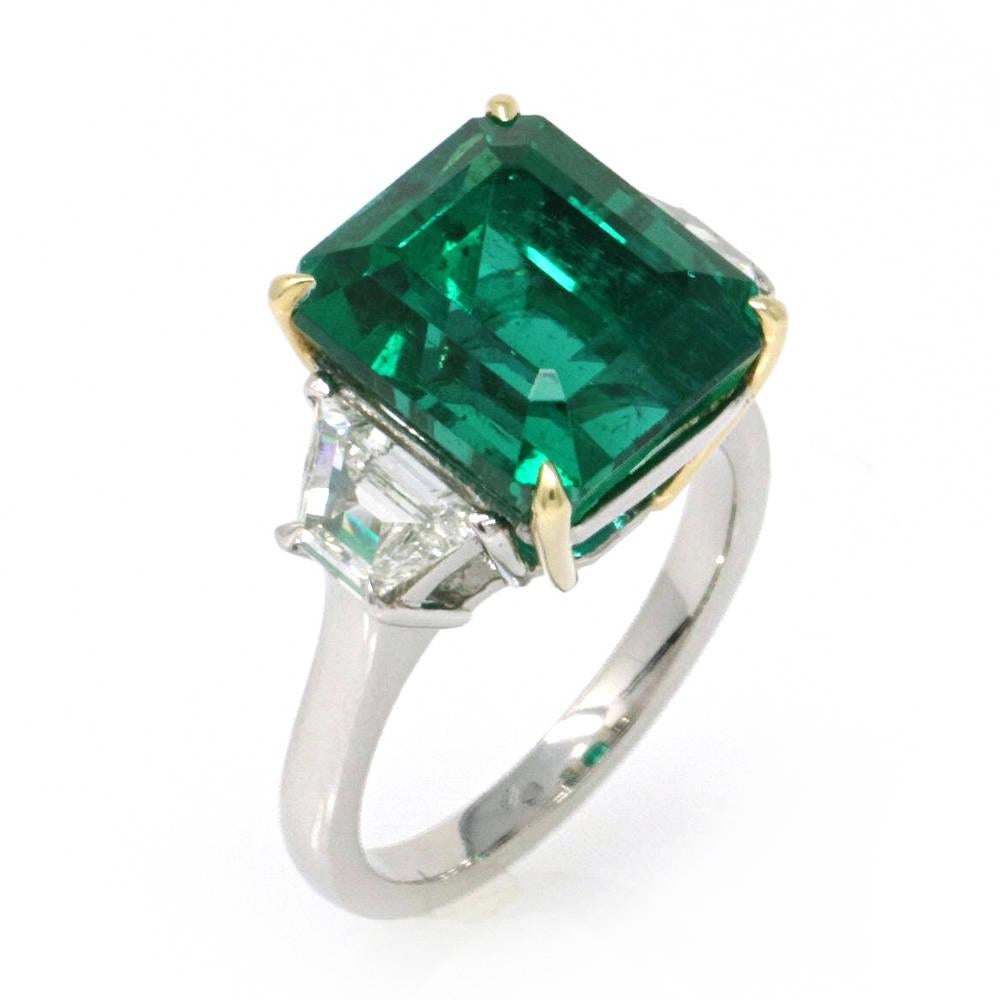 GIA-zertifizierter 10,67 Karat Smaragd-Diamantring (Zeitgenössisch) im Angebot
